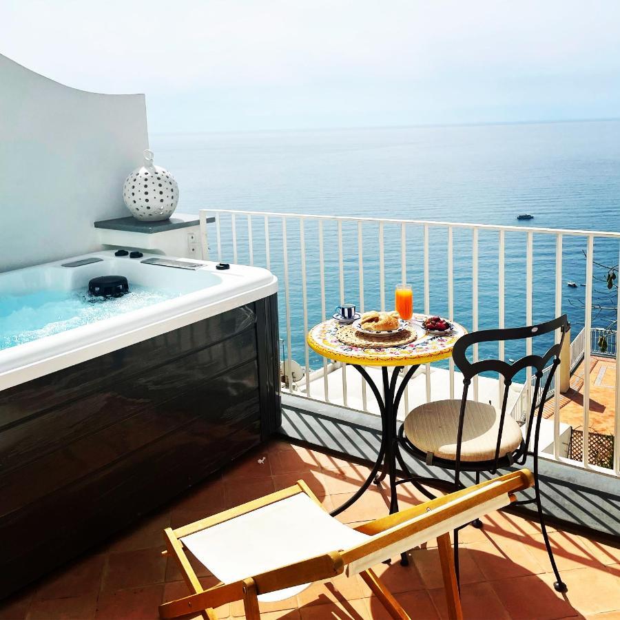 King Suite Spa Bath