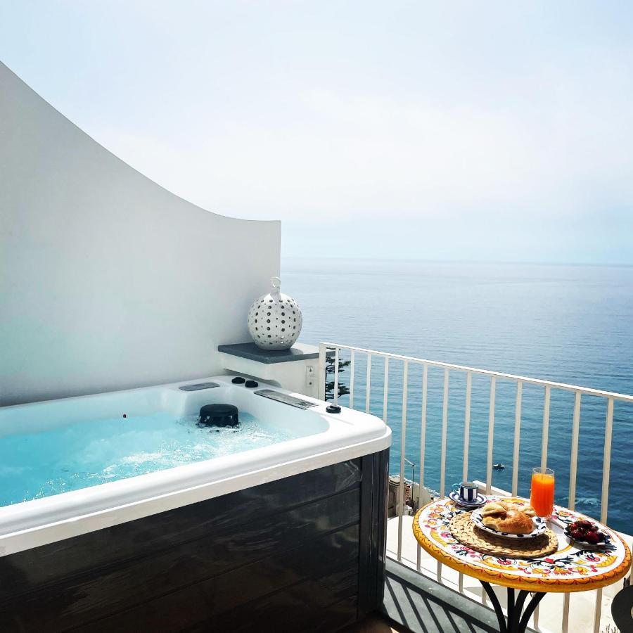 King Suite Spa Bath