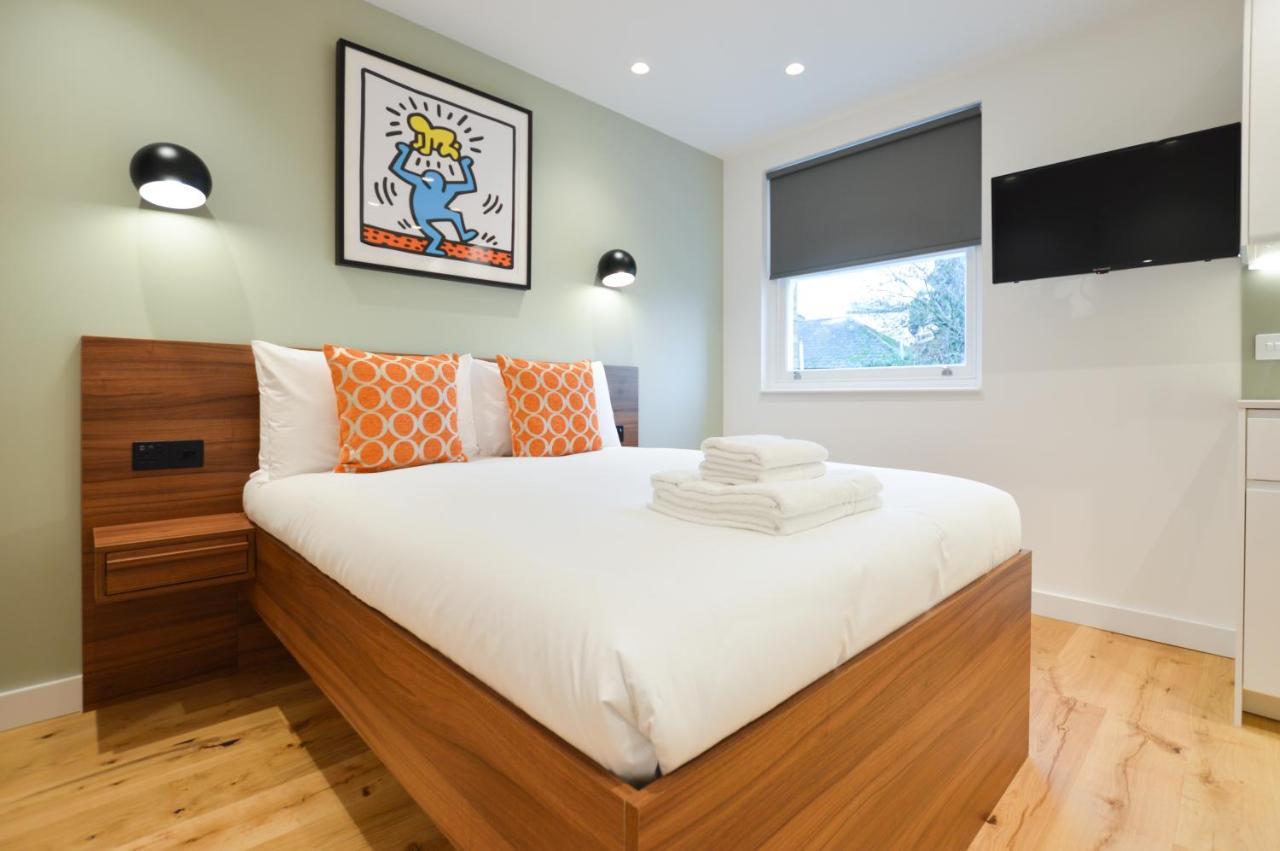 Deluxe Studio Apartment
