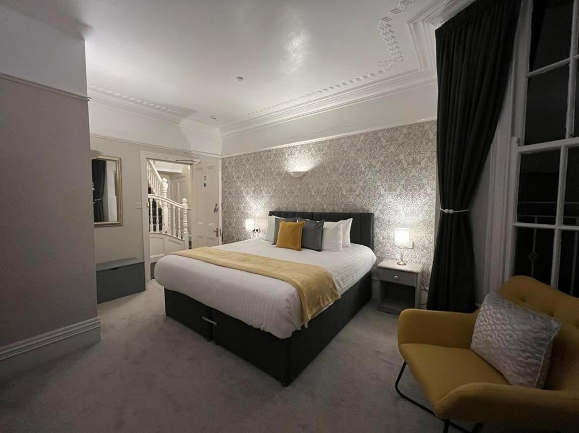 Double Room King Size Bed
