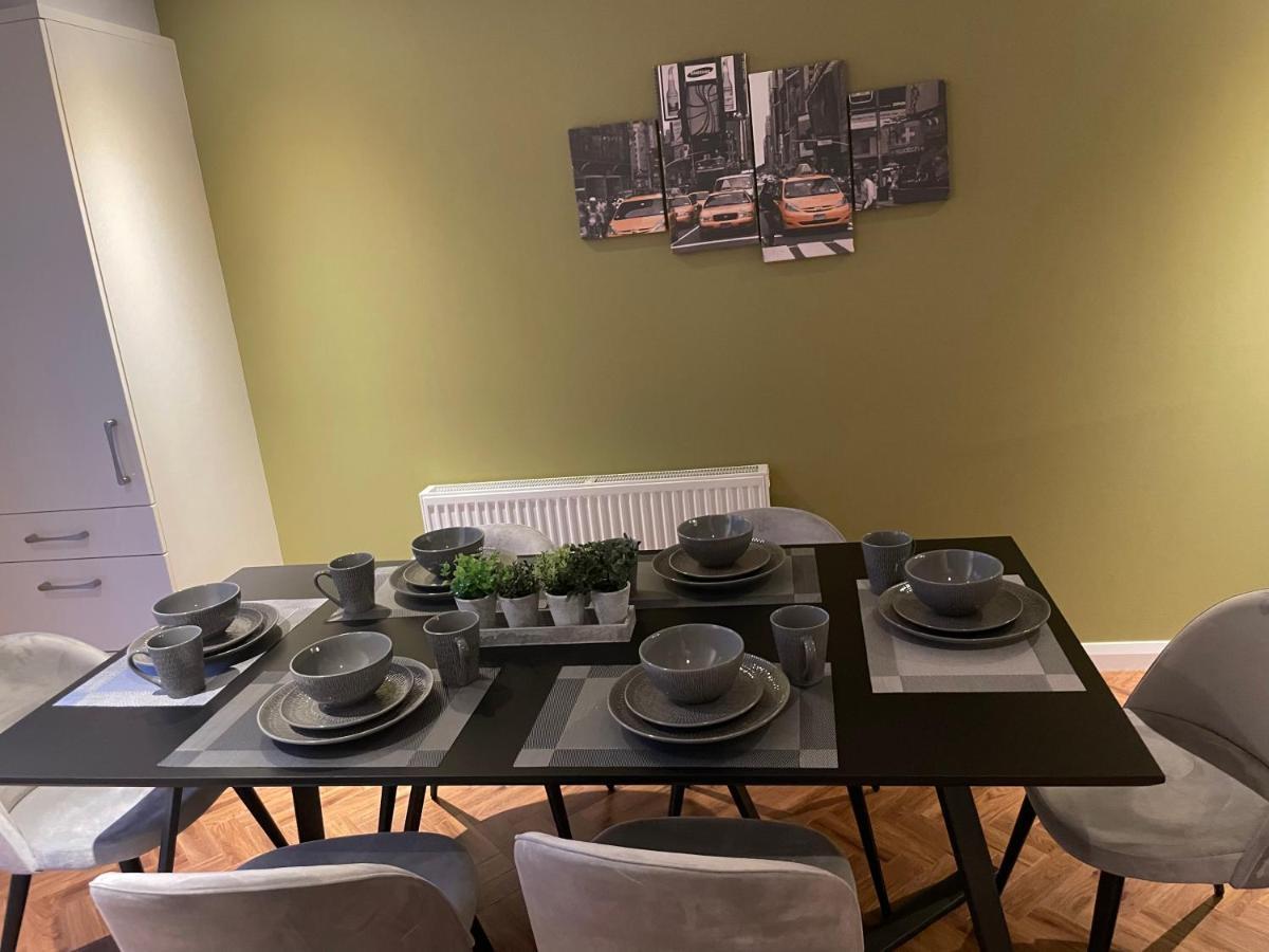 Deluxe Apartment