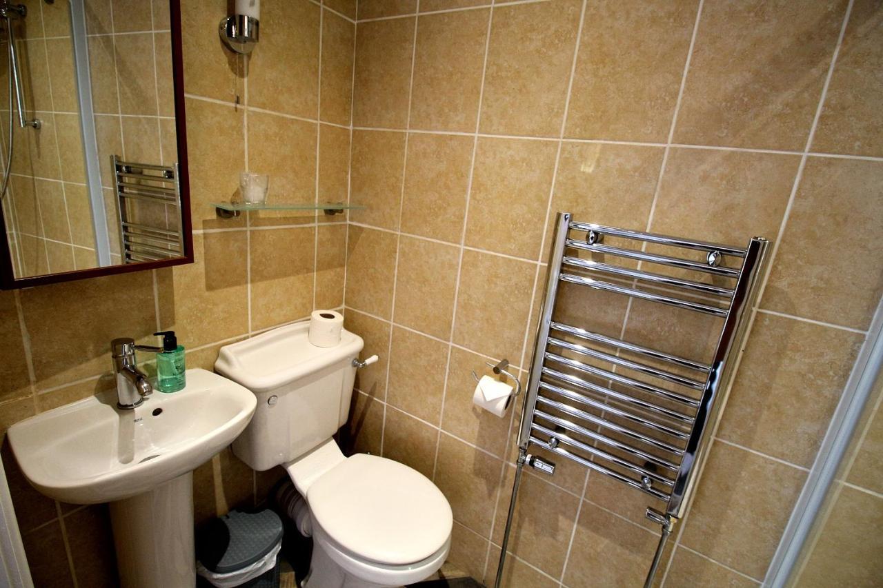 Single Room Private Bathroom