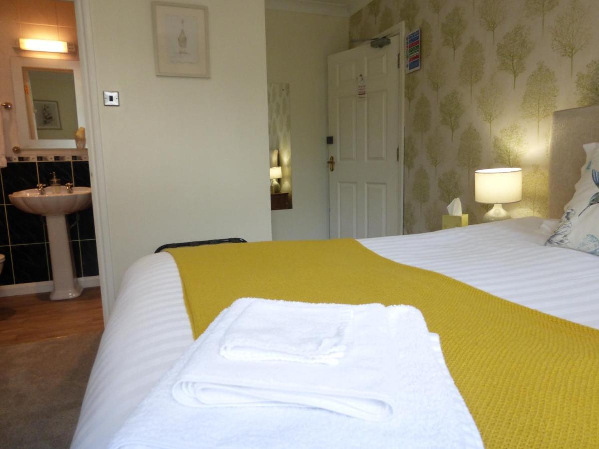 Small Double Room Shower