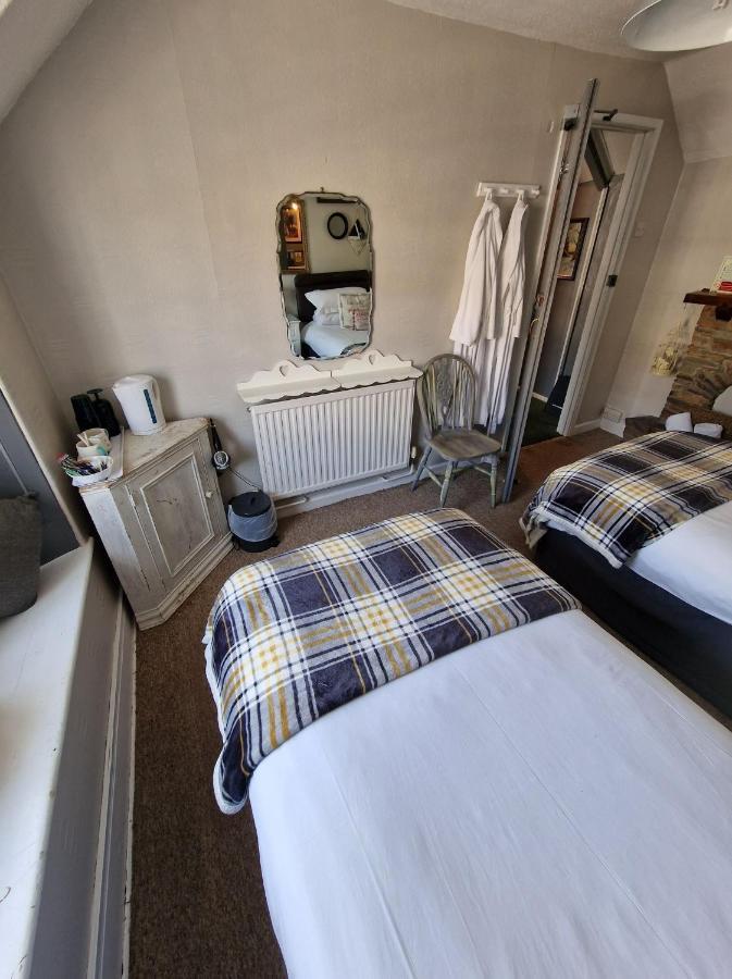 Standard Twin Room,1589158887:JPEG