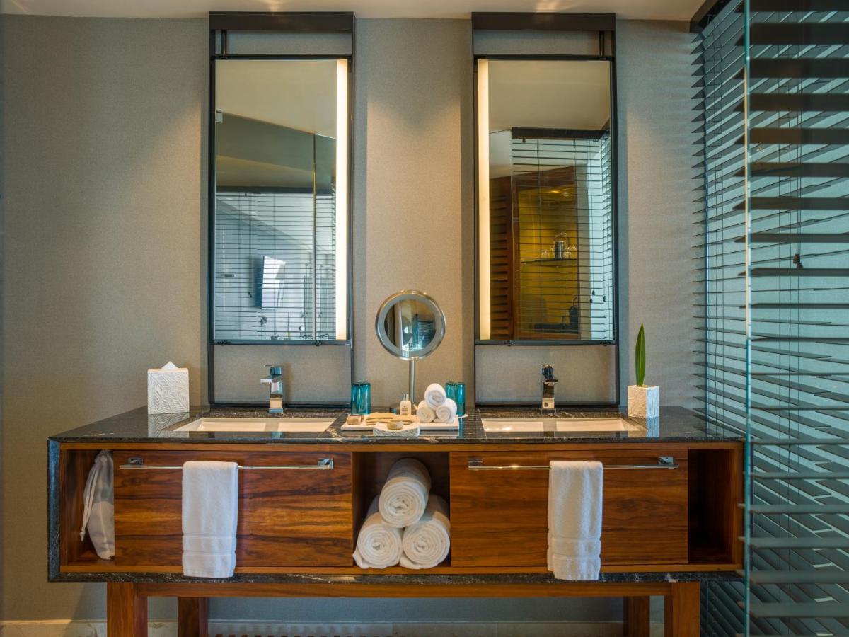 Premium Partial Ocean View, 1 King