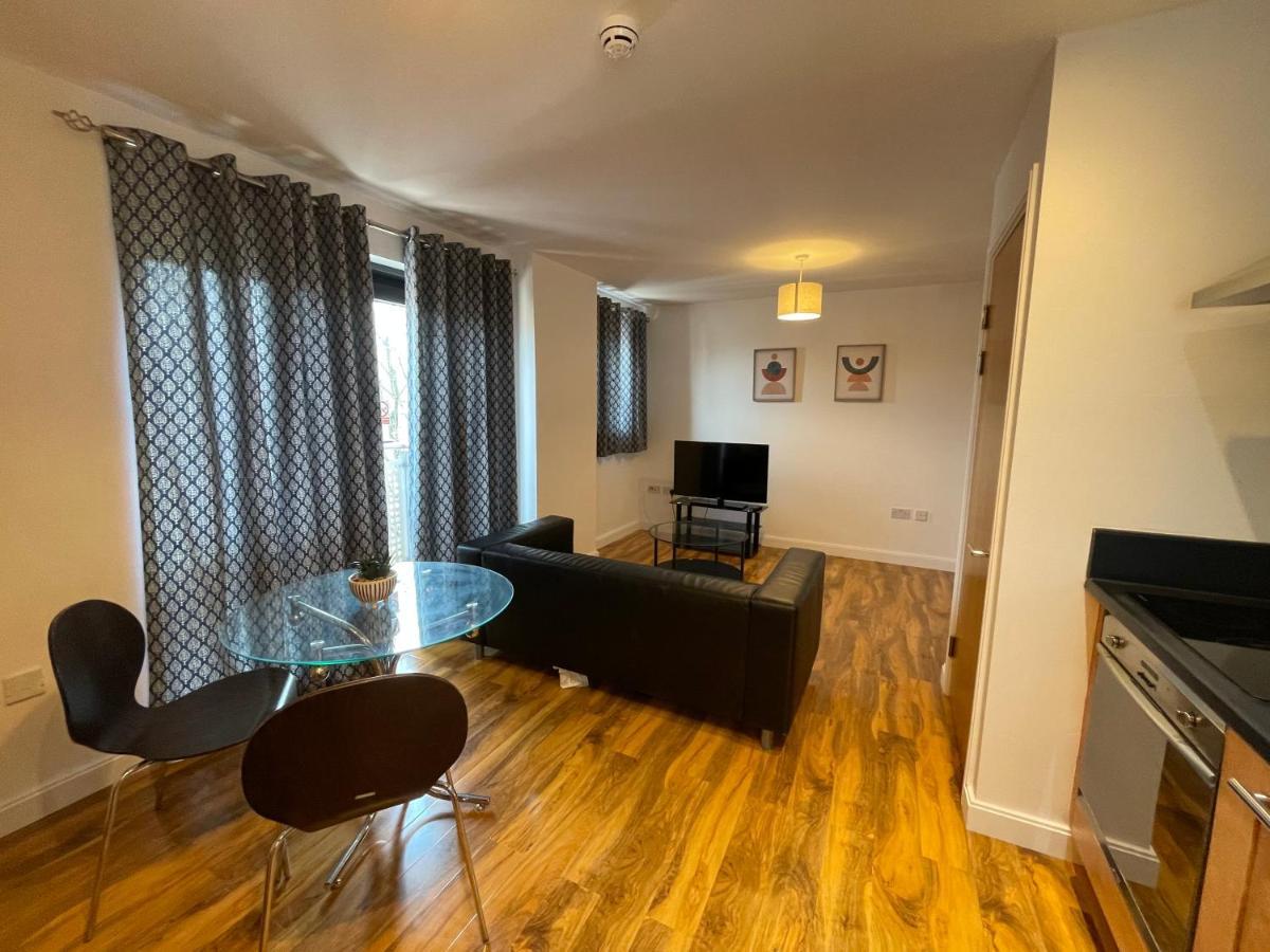 One-Bedroom Apartment City View