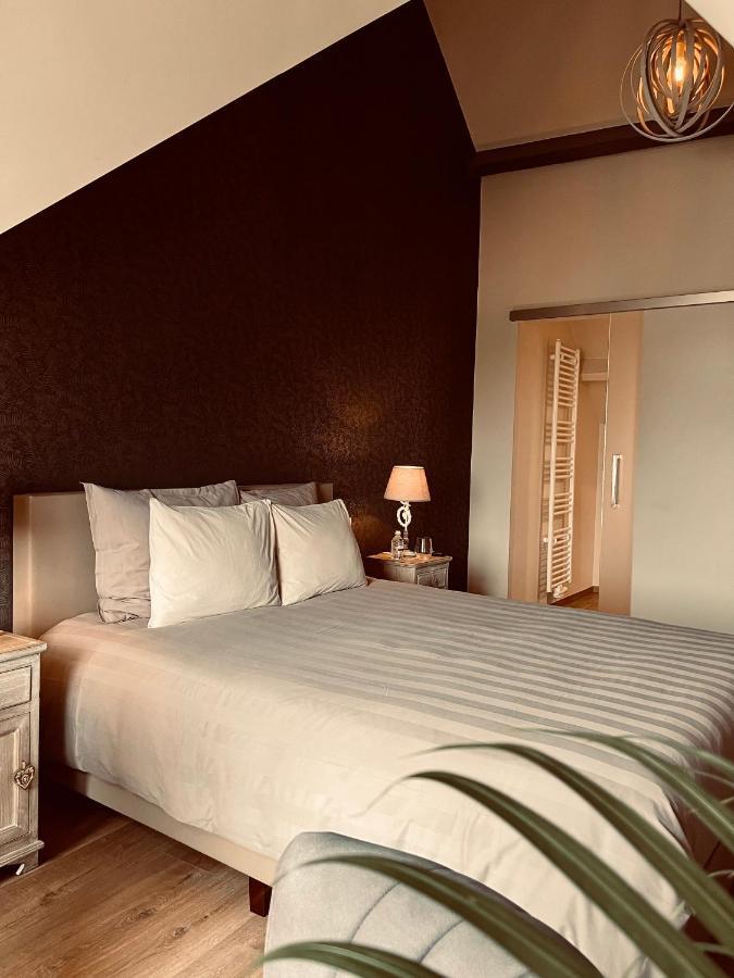 Deluxe Double Room Bath