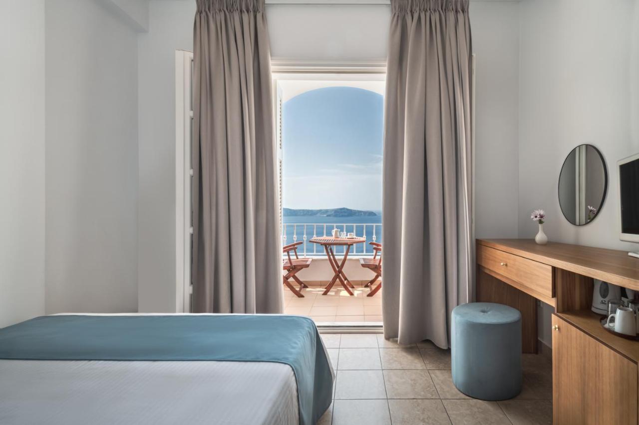 Classic Single with Balcony, Caldera & Volcano View