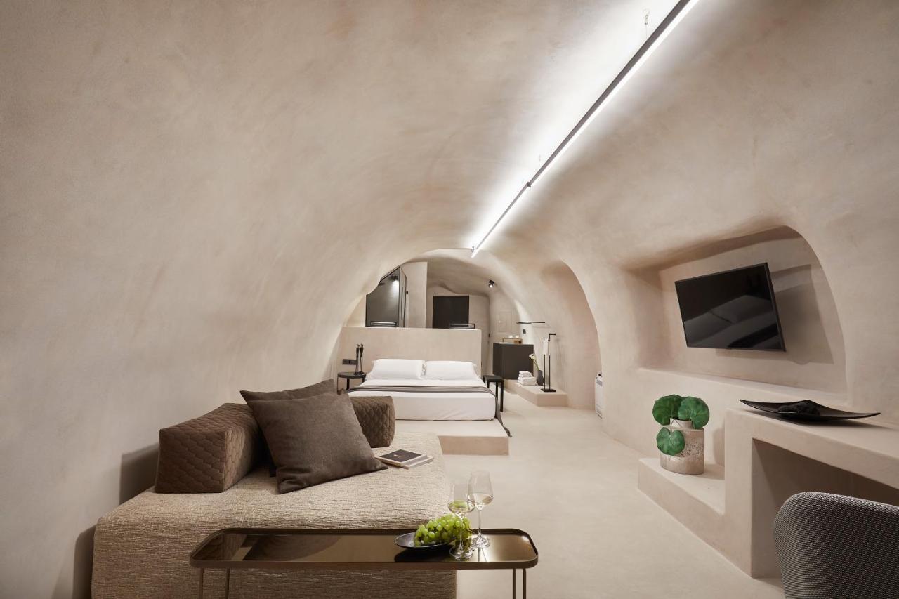 Suite Cosmic Cave mit Whirlpool im Freien – Blick auf die Caldera