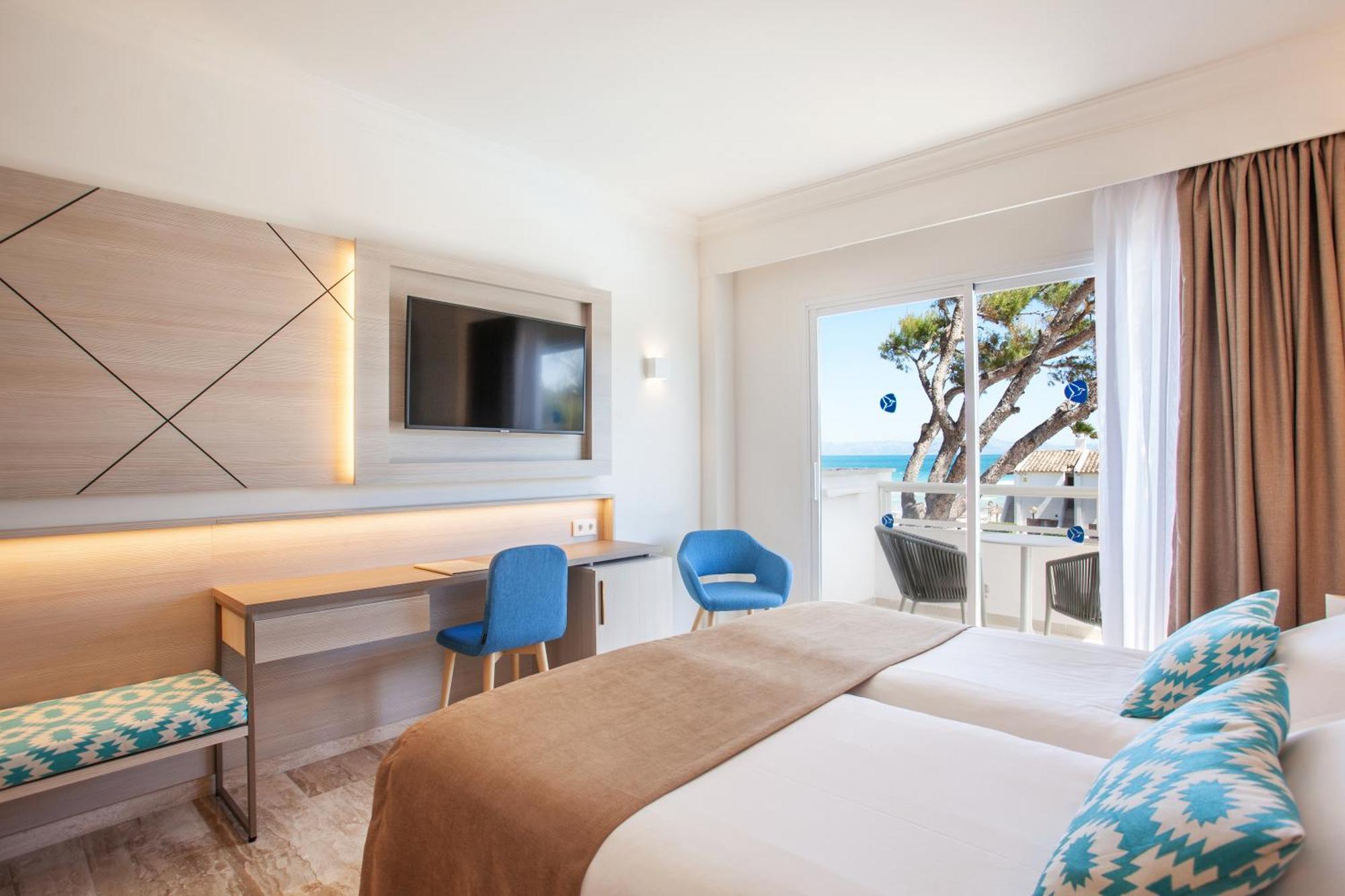 Double or Twin Room Side Sea View