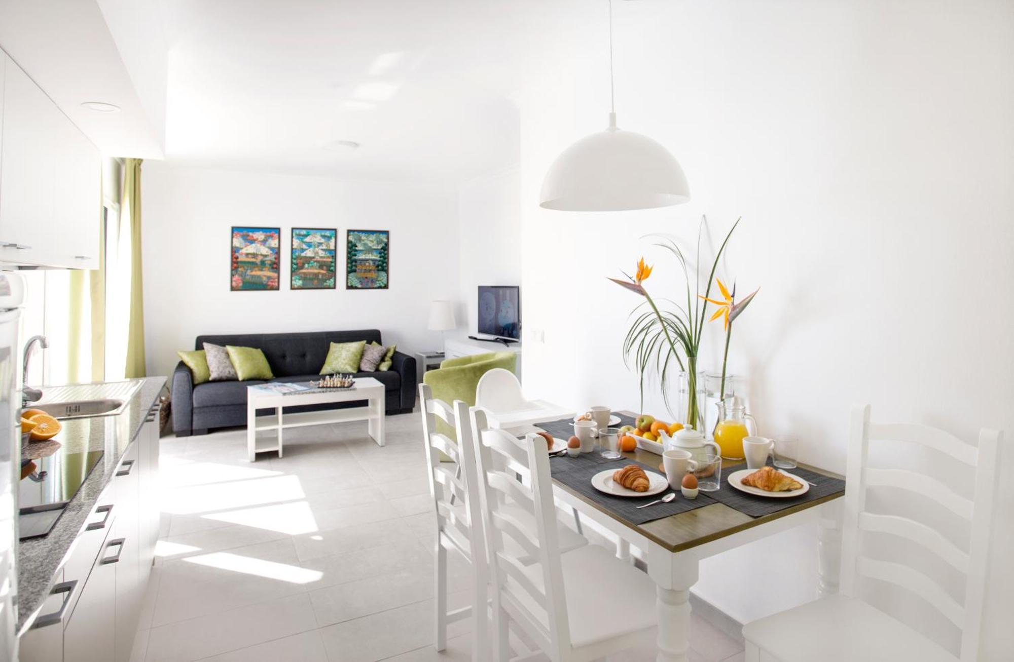Two-Bedroom Apartment Sea View