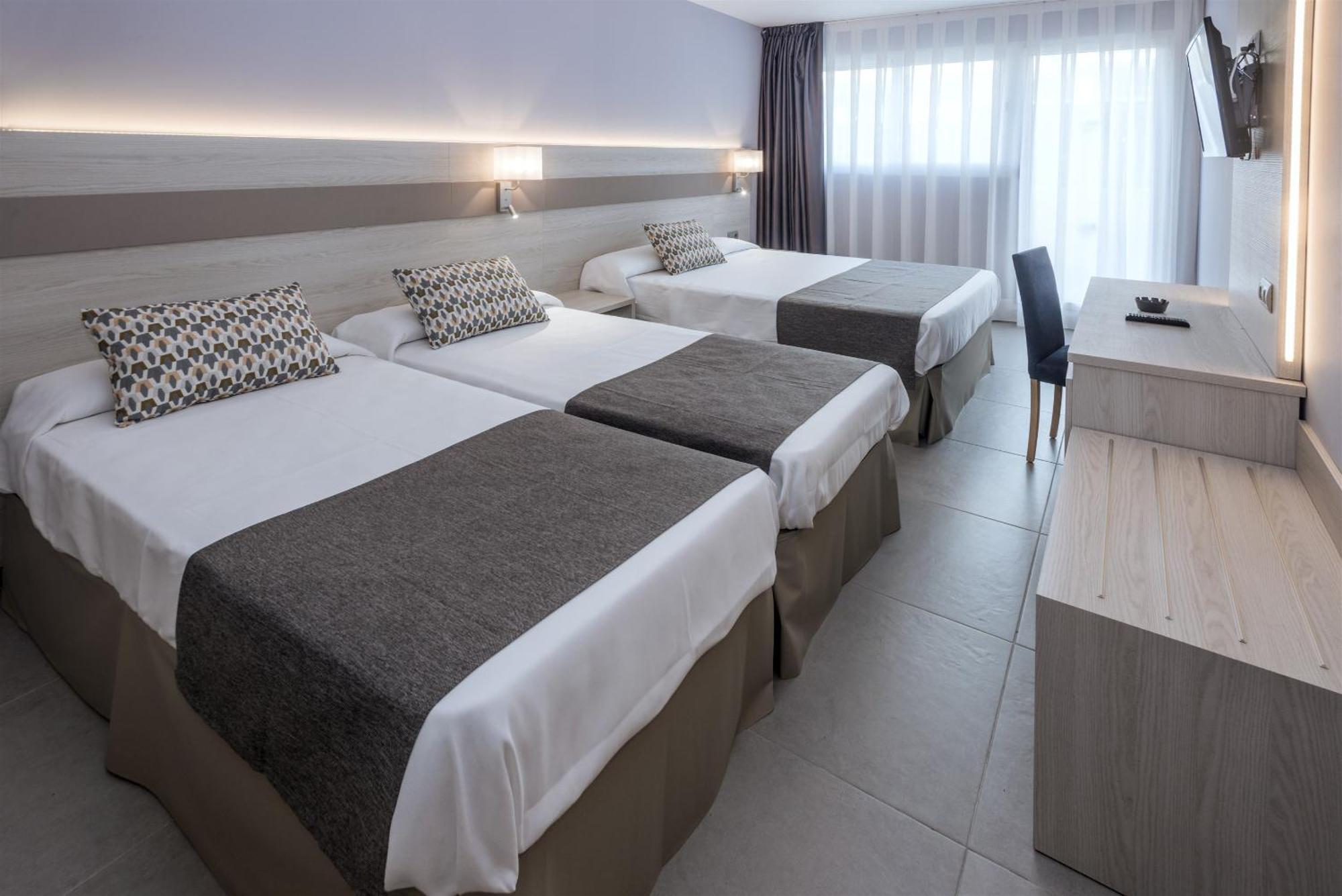 Standard Triple Room,1431816709:JPEG