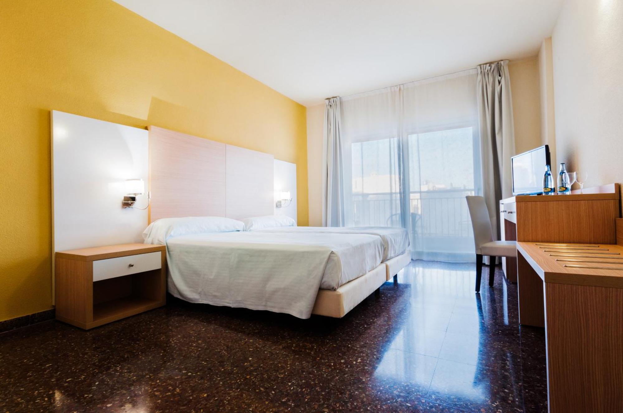 Large Double or Twin Room