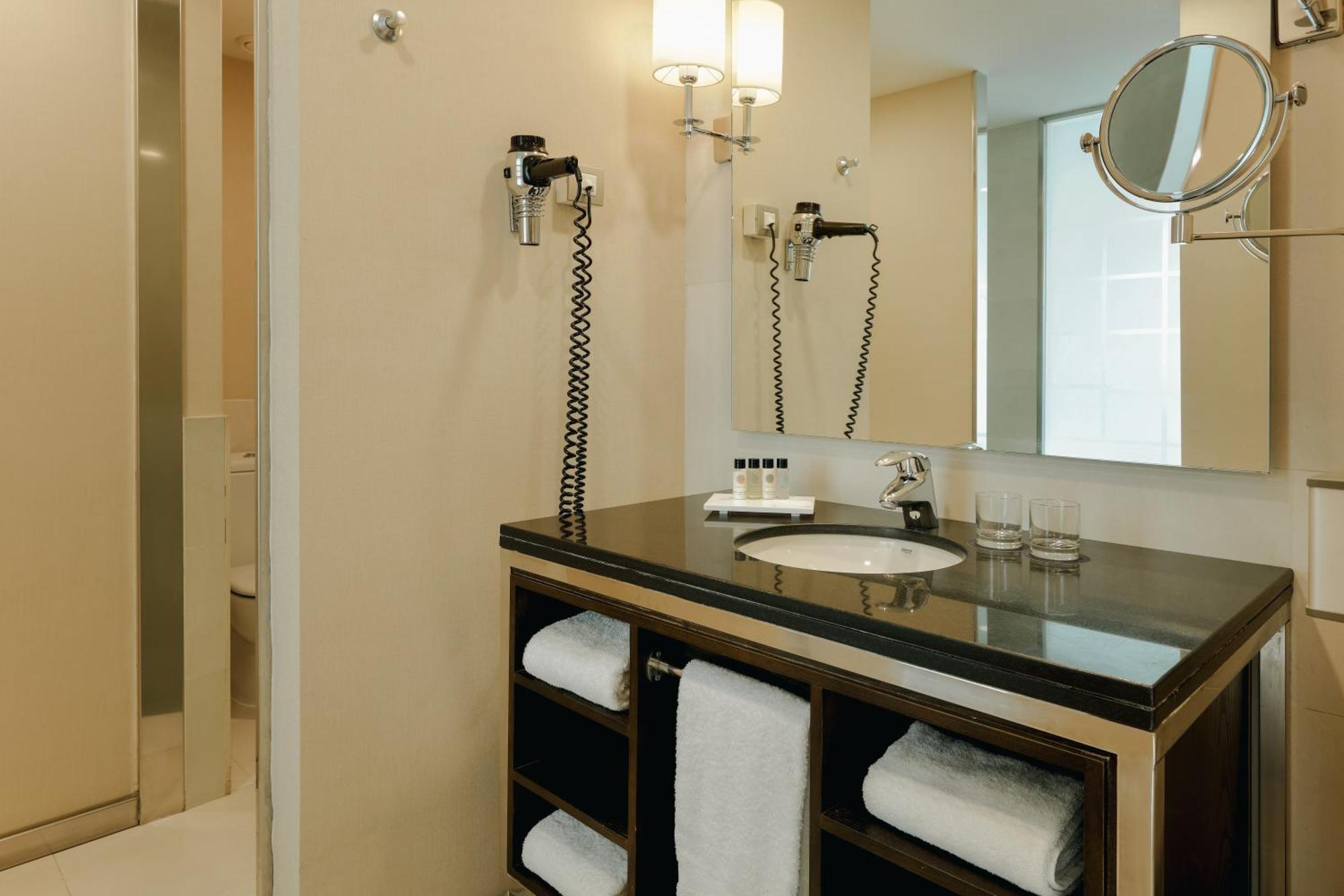 Standard Double or Twin Room,1551038065:JPEG