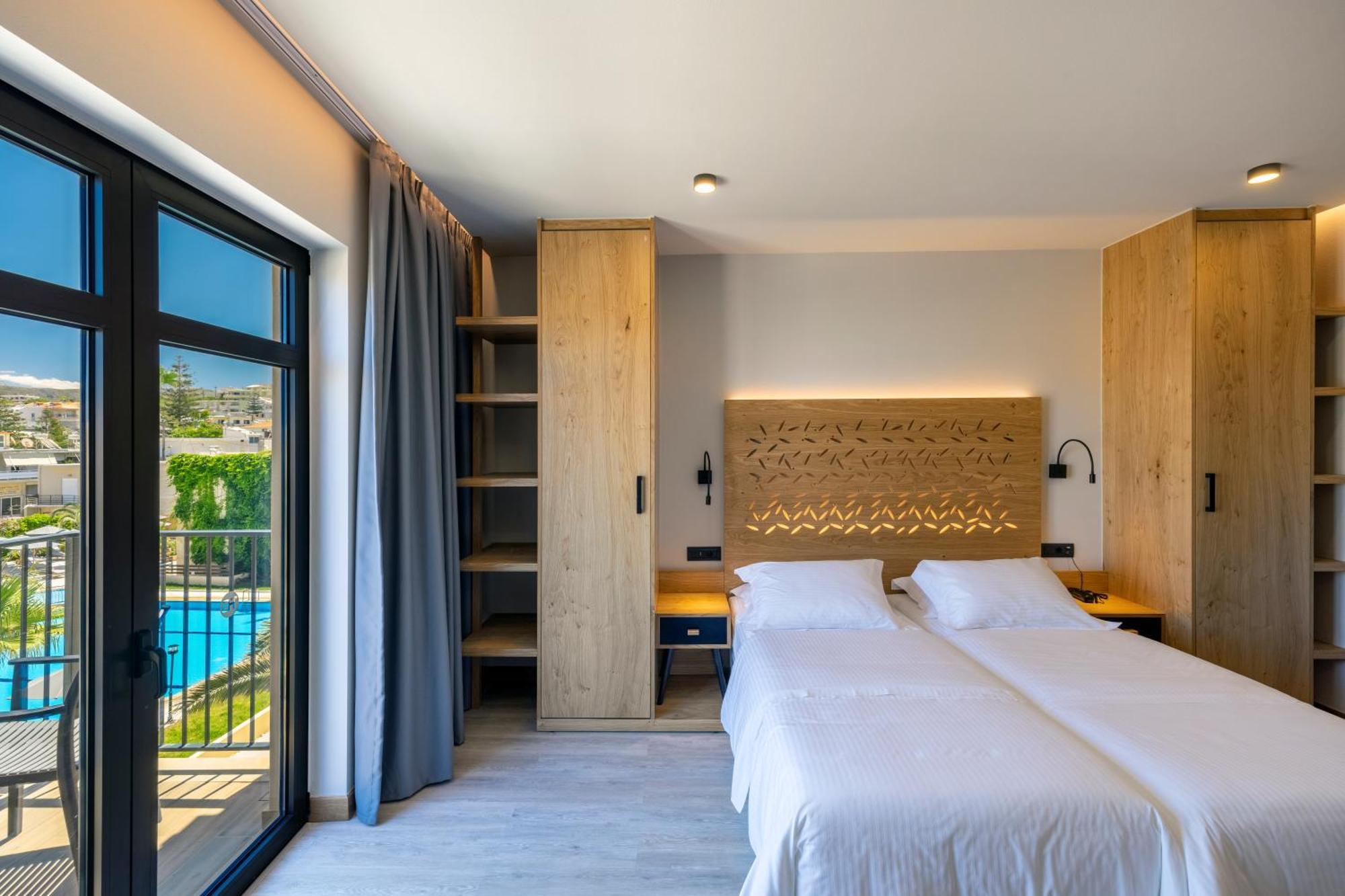 Chambre Supérieure - Vue sur Piscine