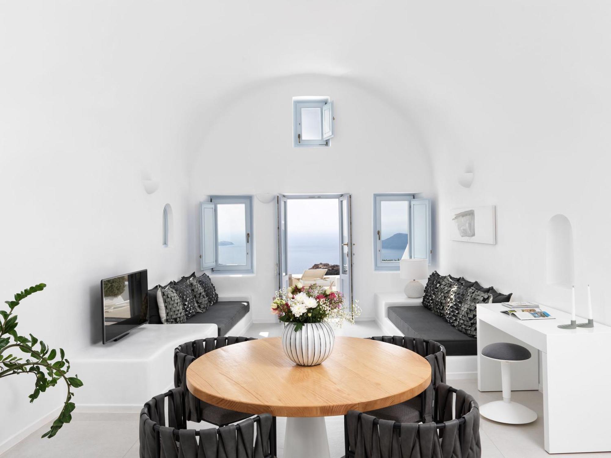 Premier Junior Suite Caldera View