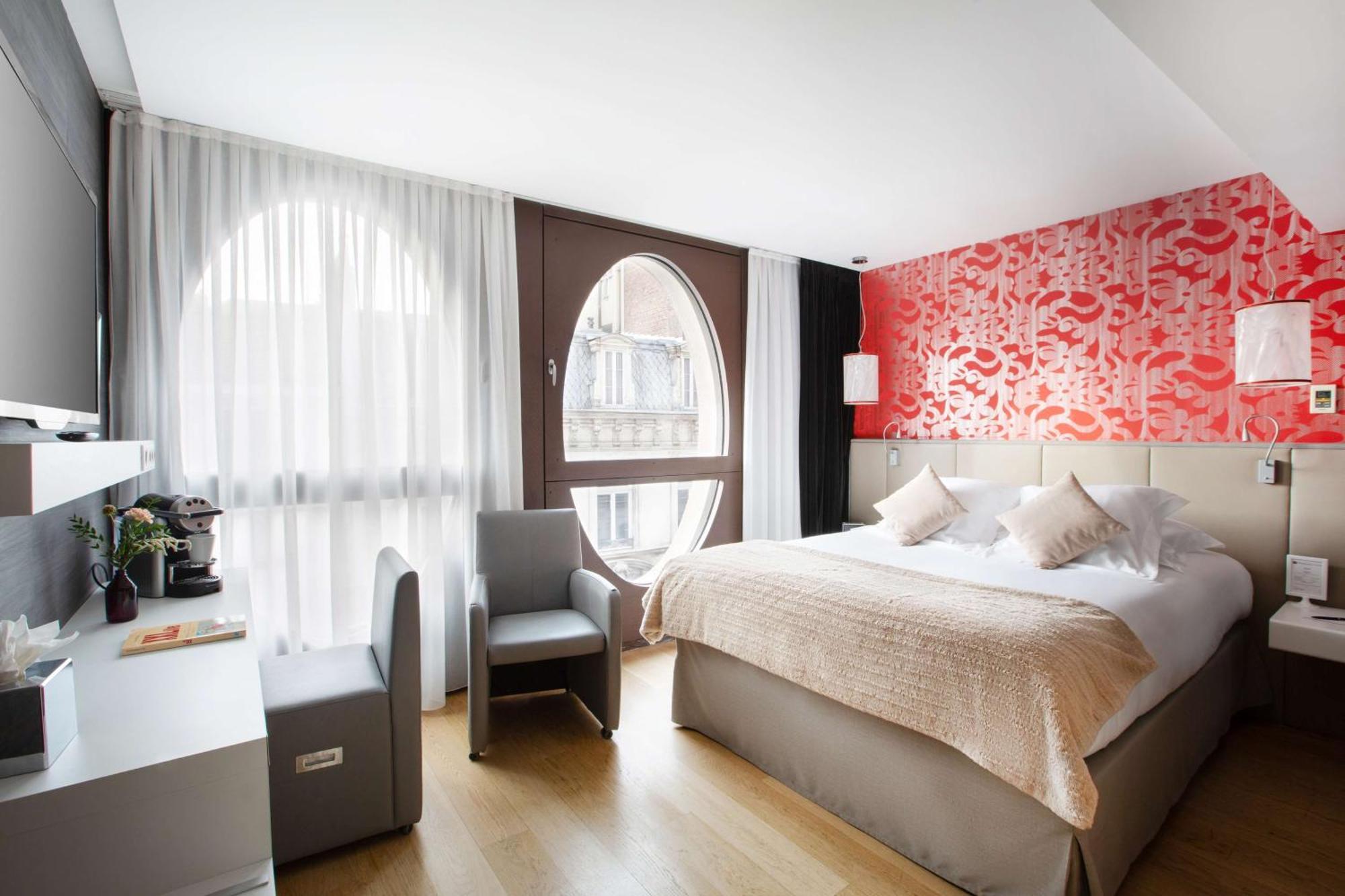 Deluxe Queen Room