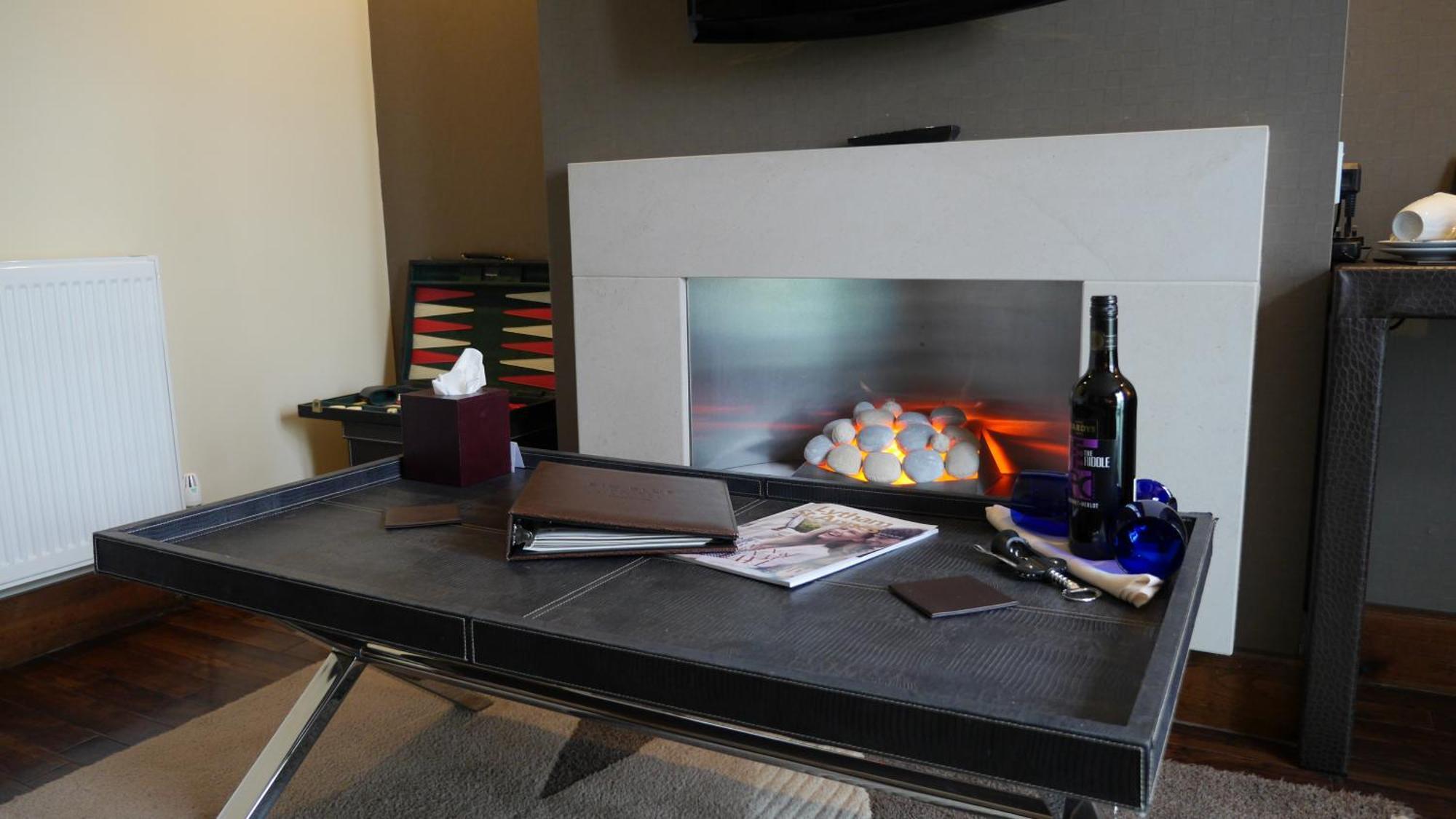 Suite (Adults Only),1208644924:JPEG