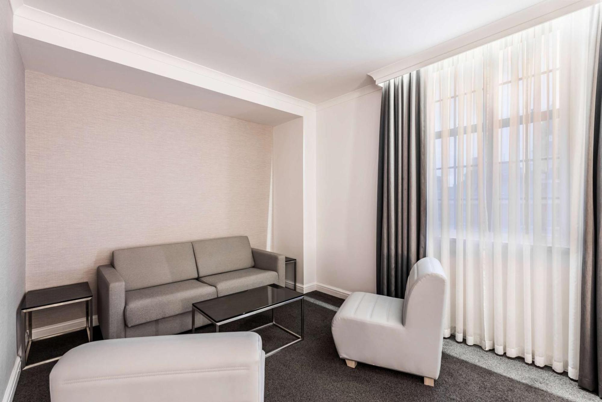 Junior Suite Cathedral View