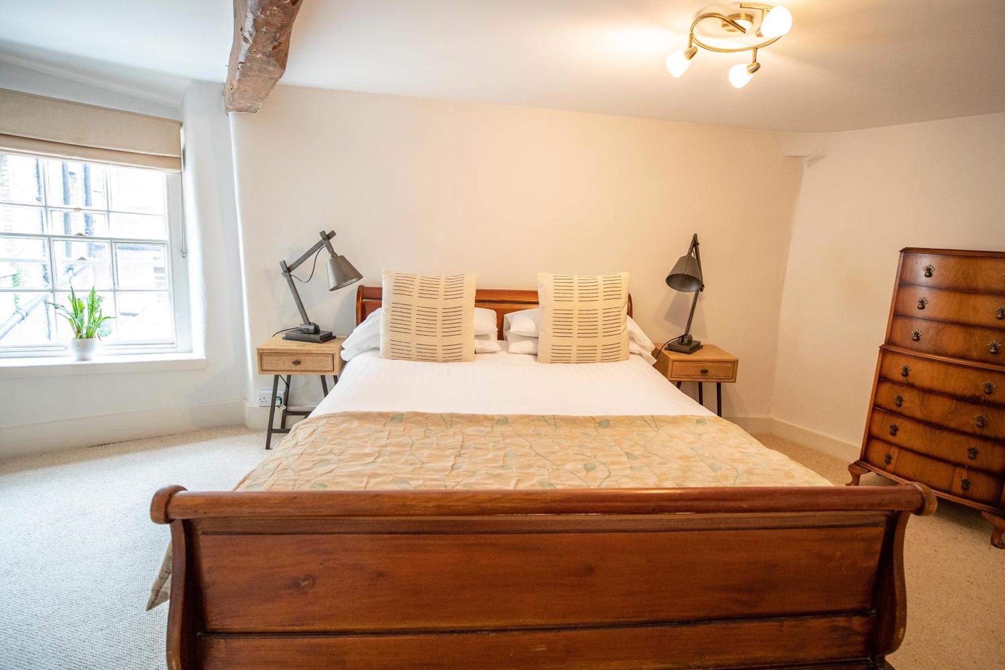 Deluxe Double Room Bath