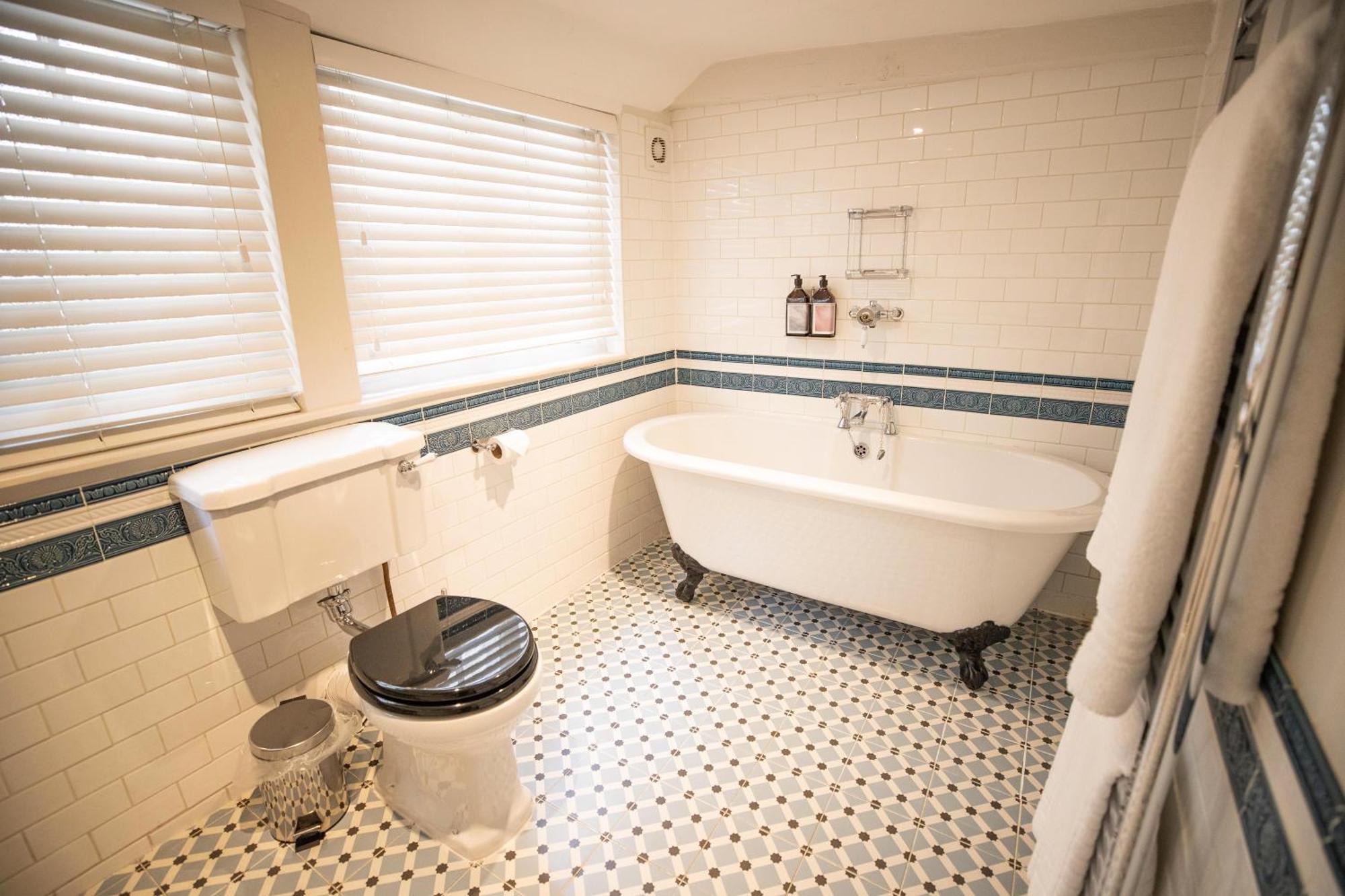 Deluxe Double Room Bath