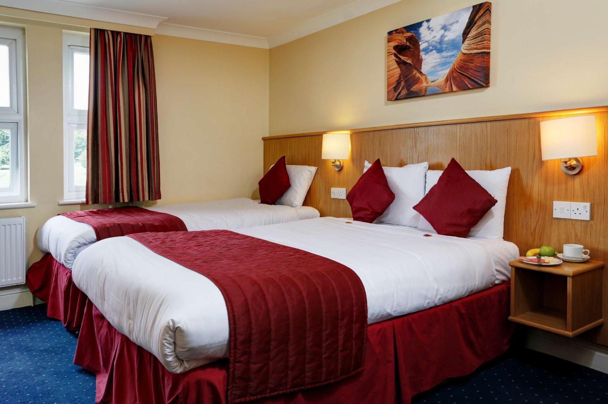 Standard Room One Double Bed One Single Bed Non-Smoking