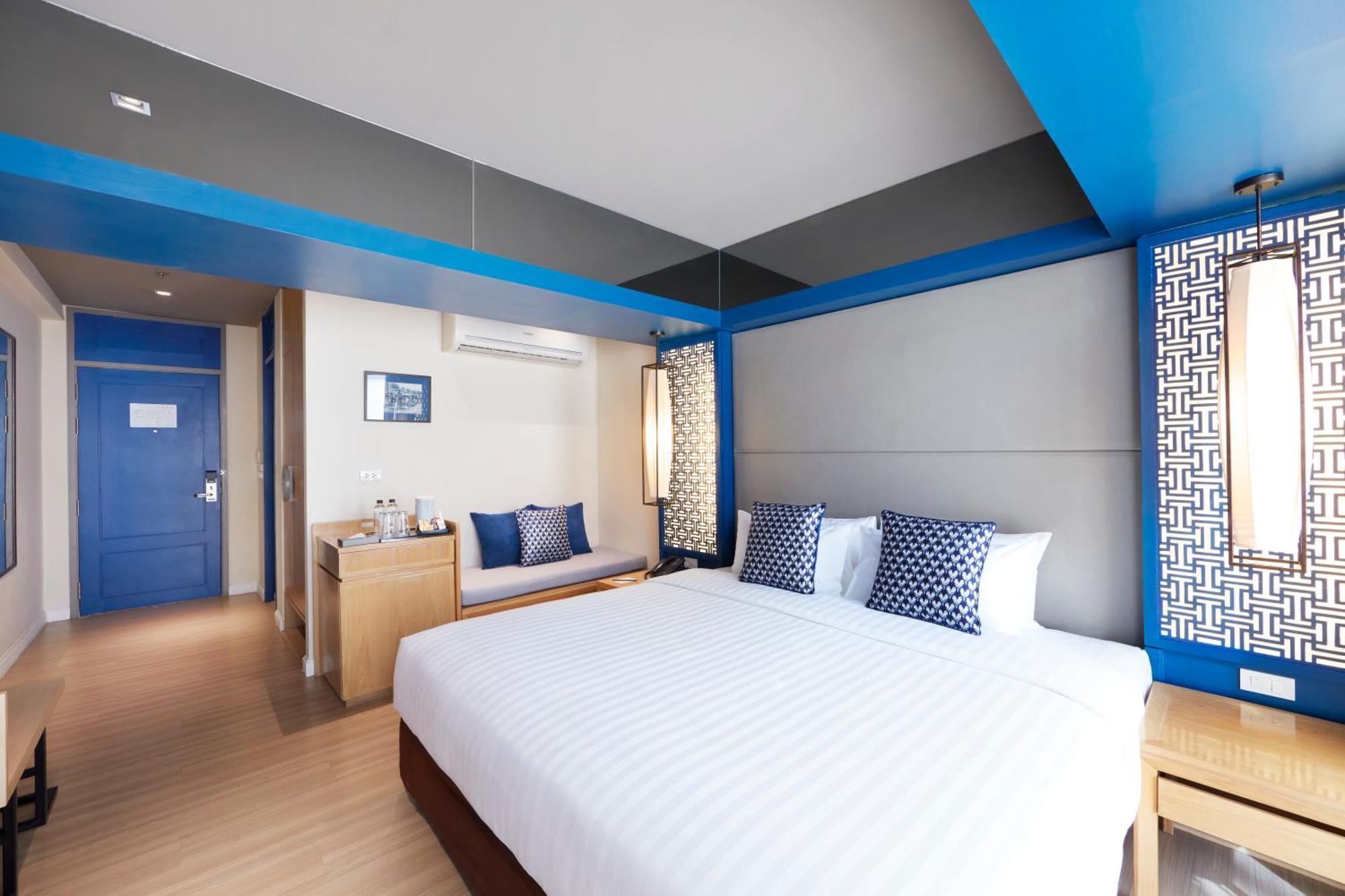 Deluxe King Room City View