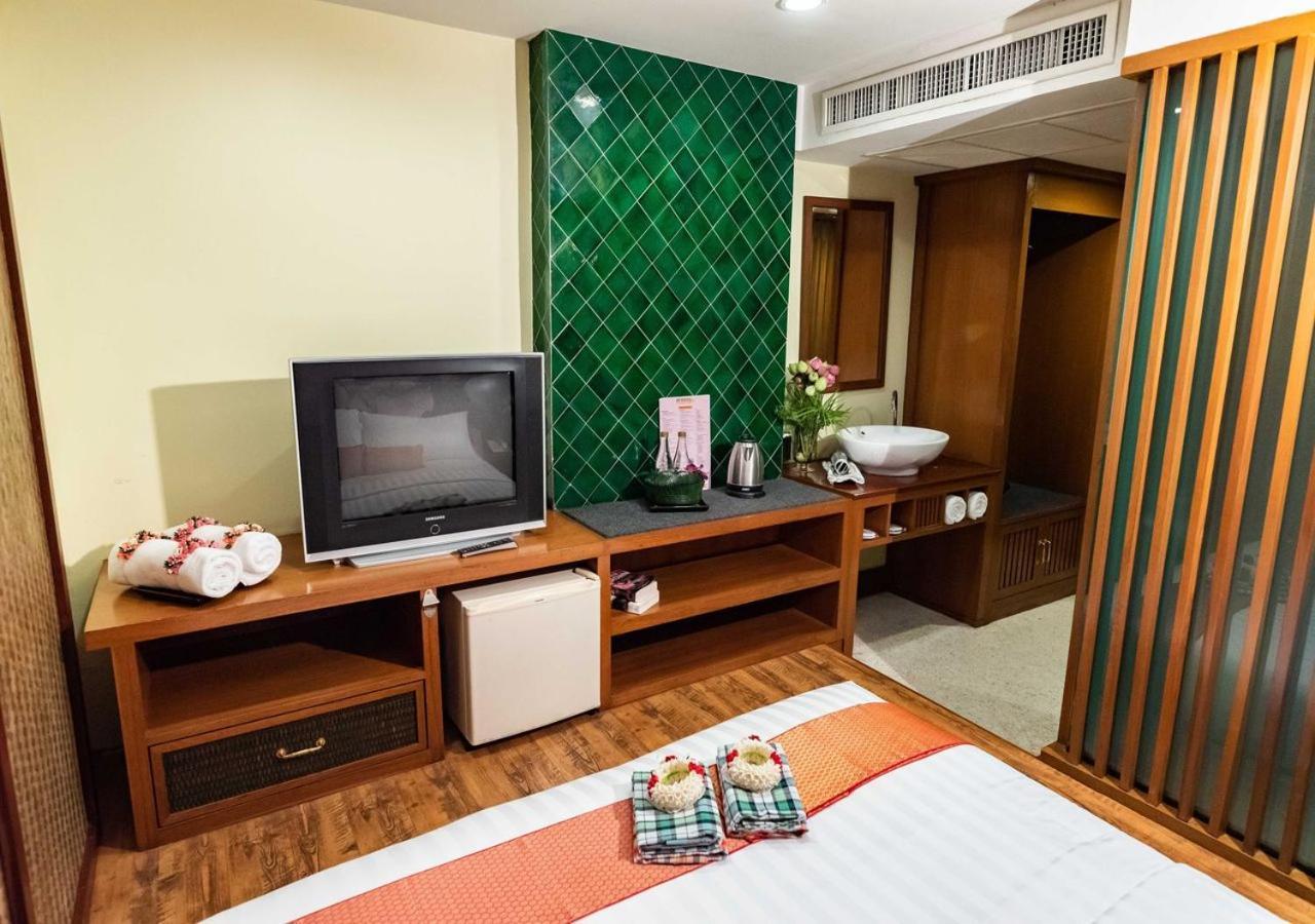 Queen Room