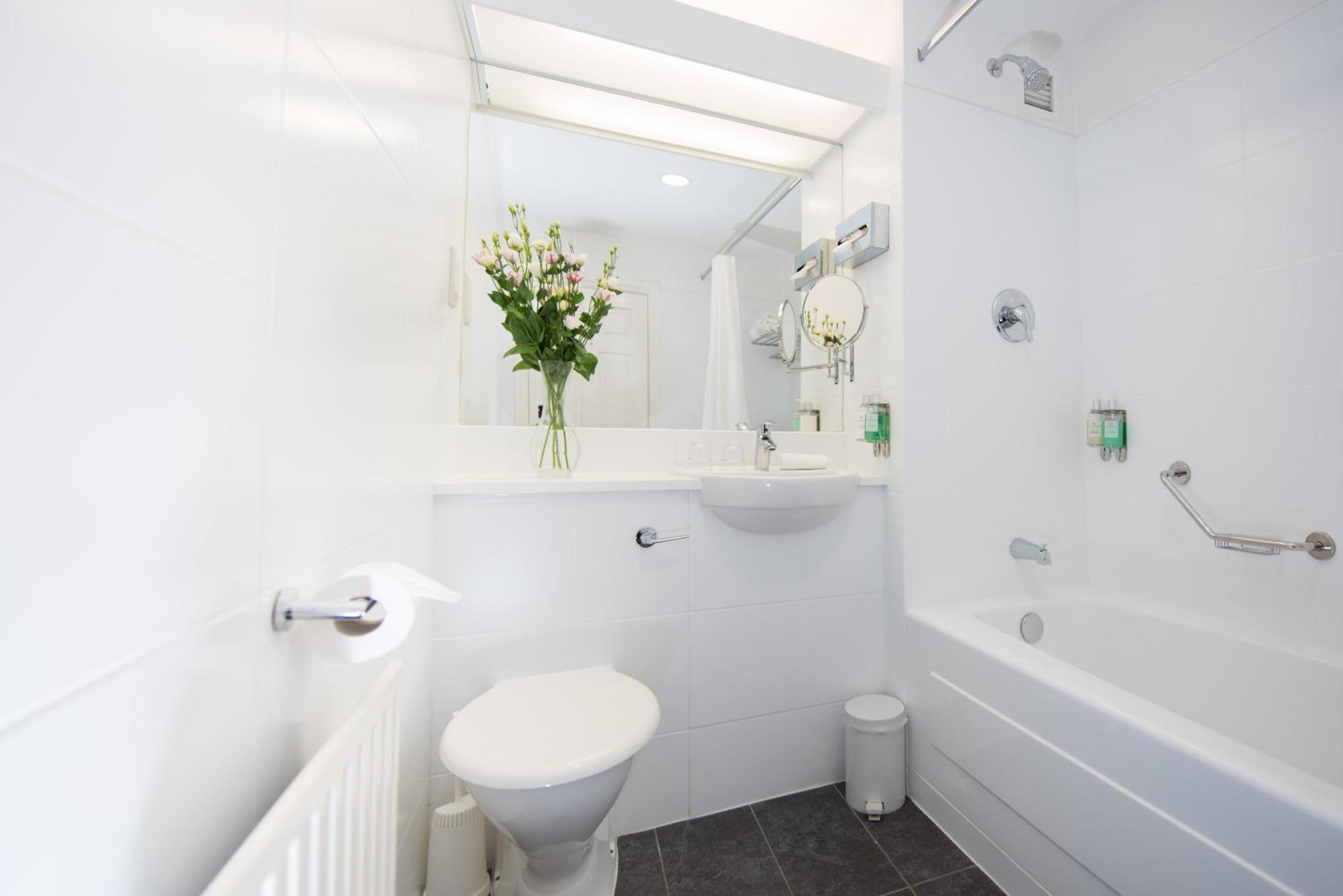 Quarto Familiar (2 Adultos + 2 Crianças)