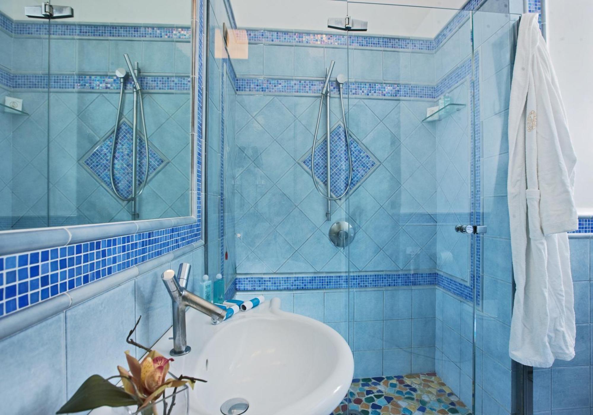 Double or Twin Room Garden View