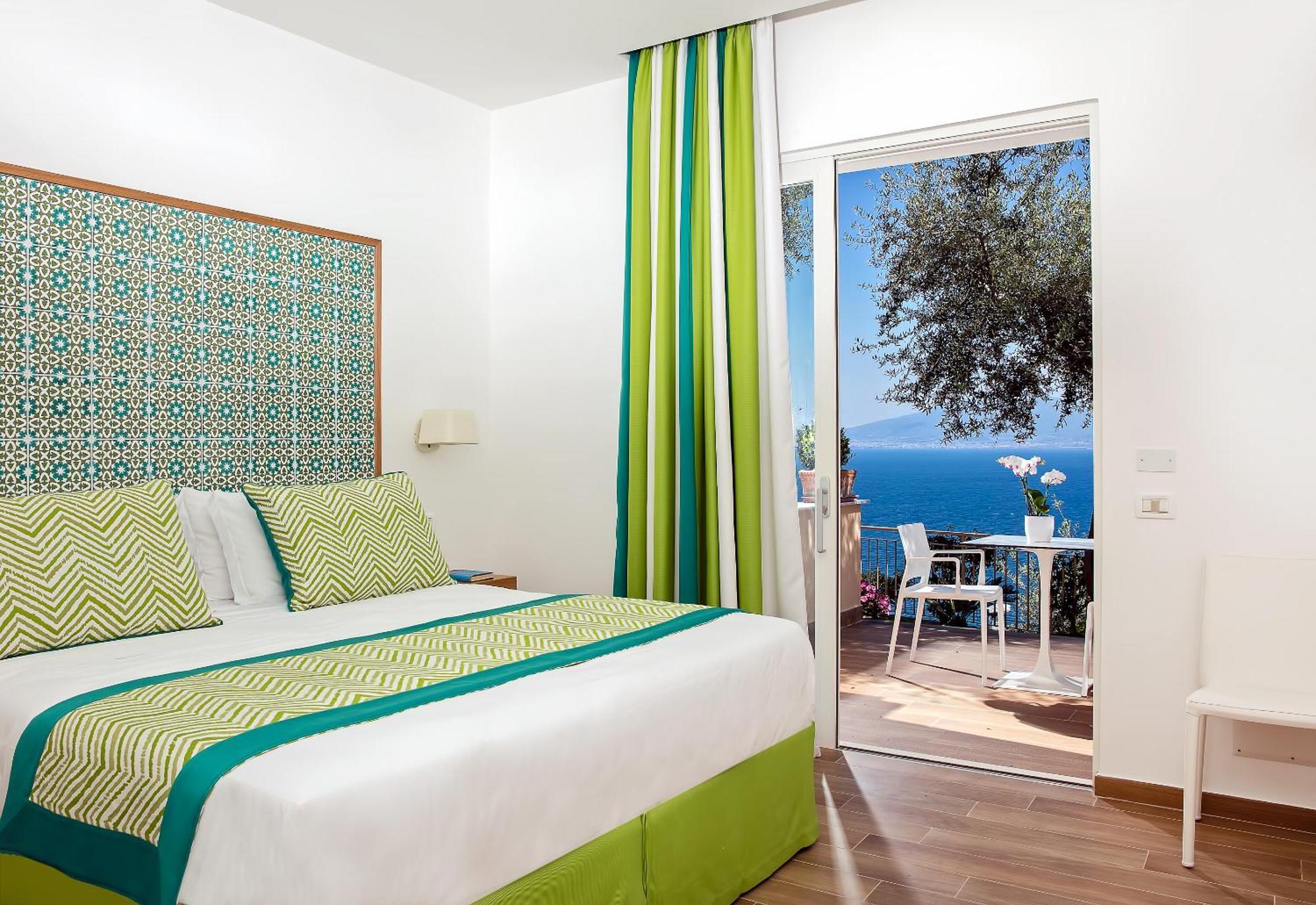 Deluxe Double or Twin Room Sea View