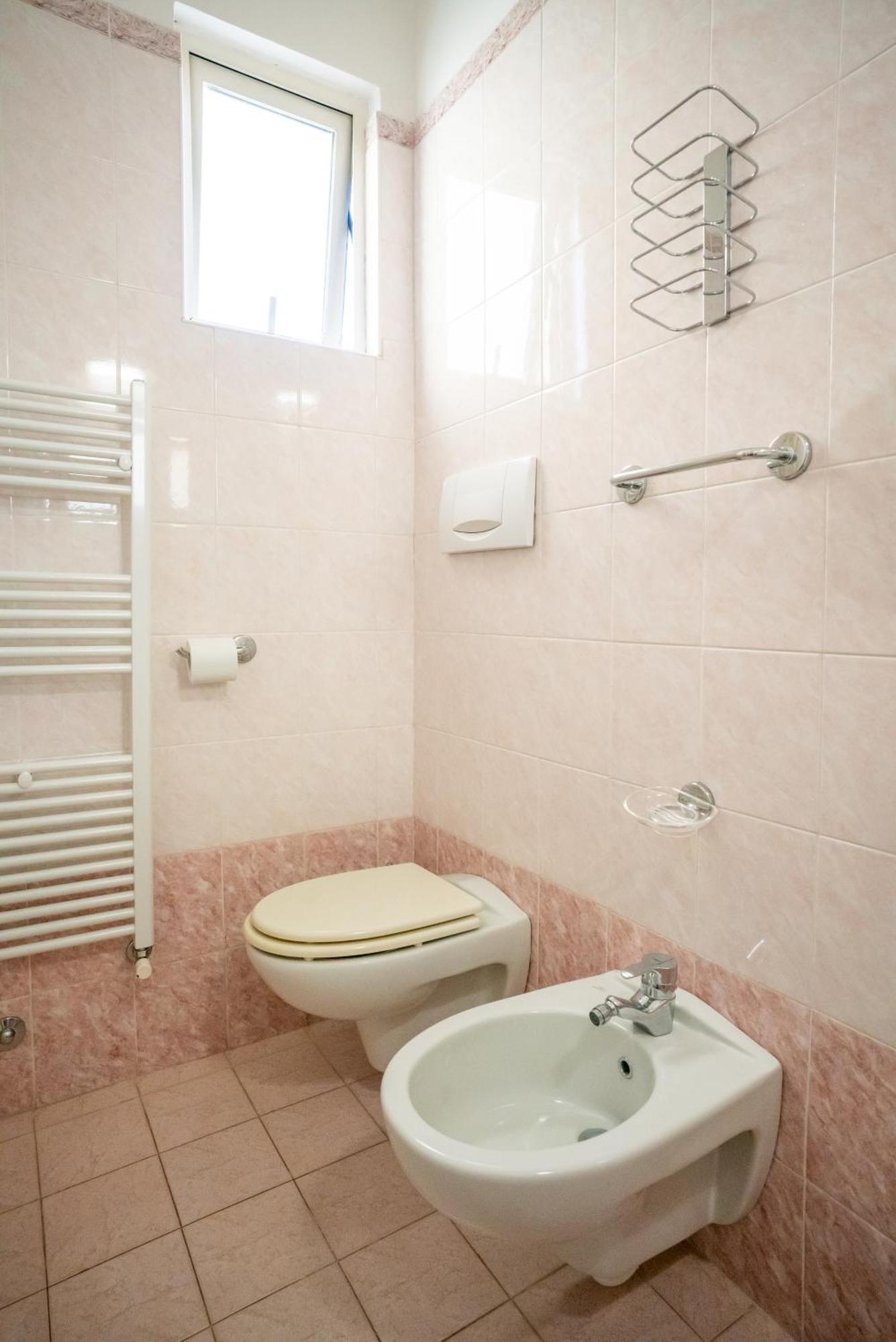 Quarto com Cama de Casal ou 2 de Solteiro