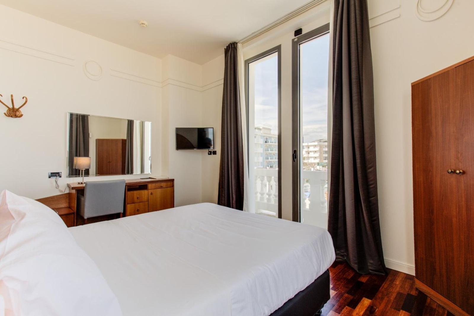 Standard Double or Twin Room Balcony