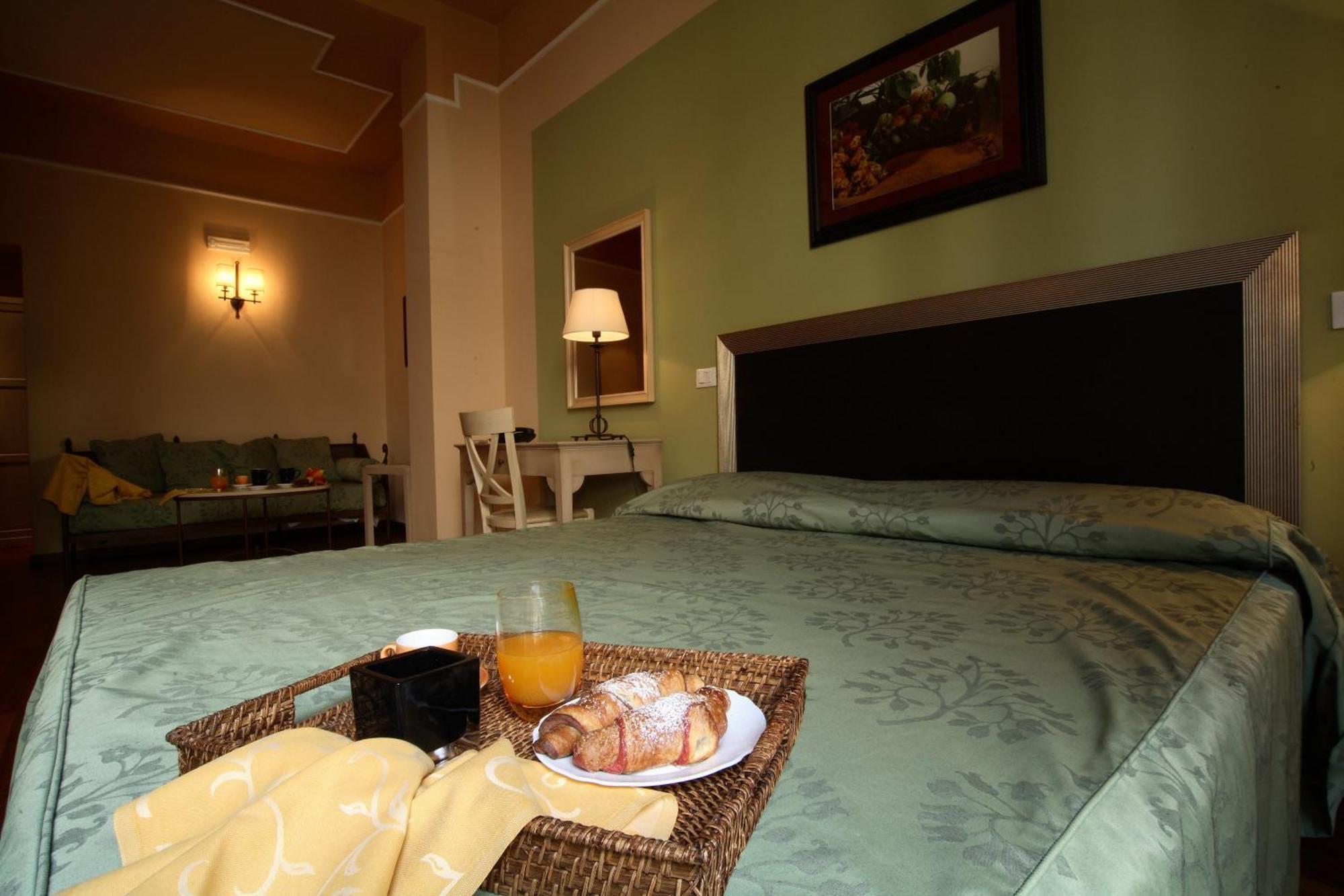 Deluxe Triple Room