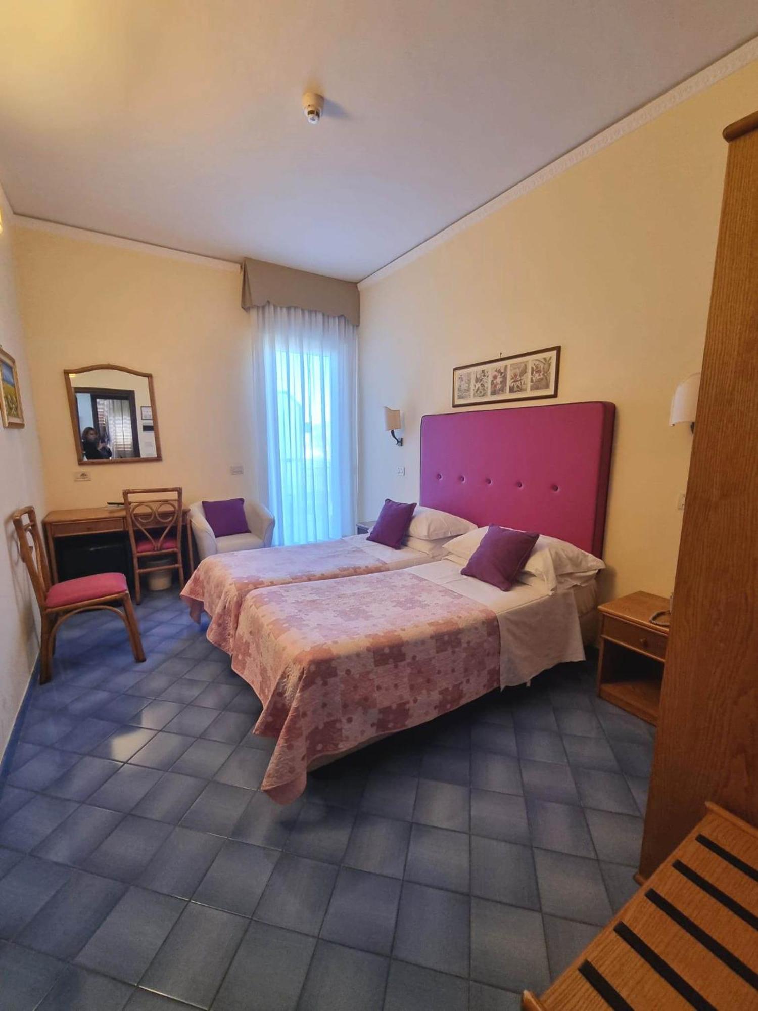 Double or Twin Room Garden View