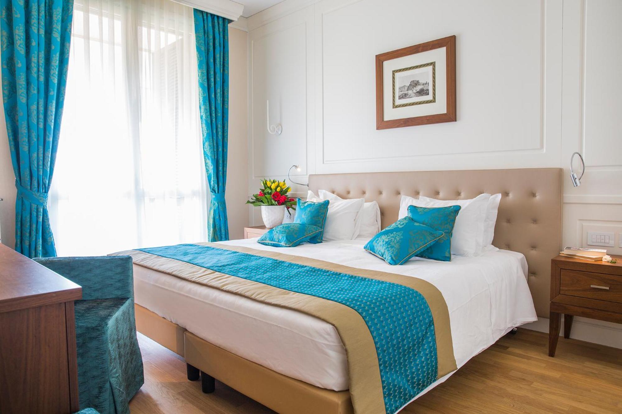 Suite Júnior com Varanda e Vista Lago