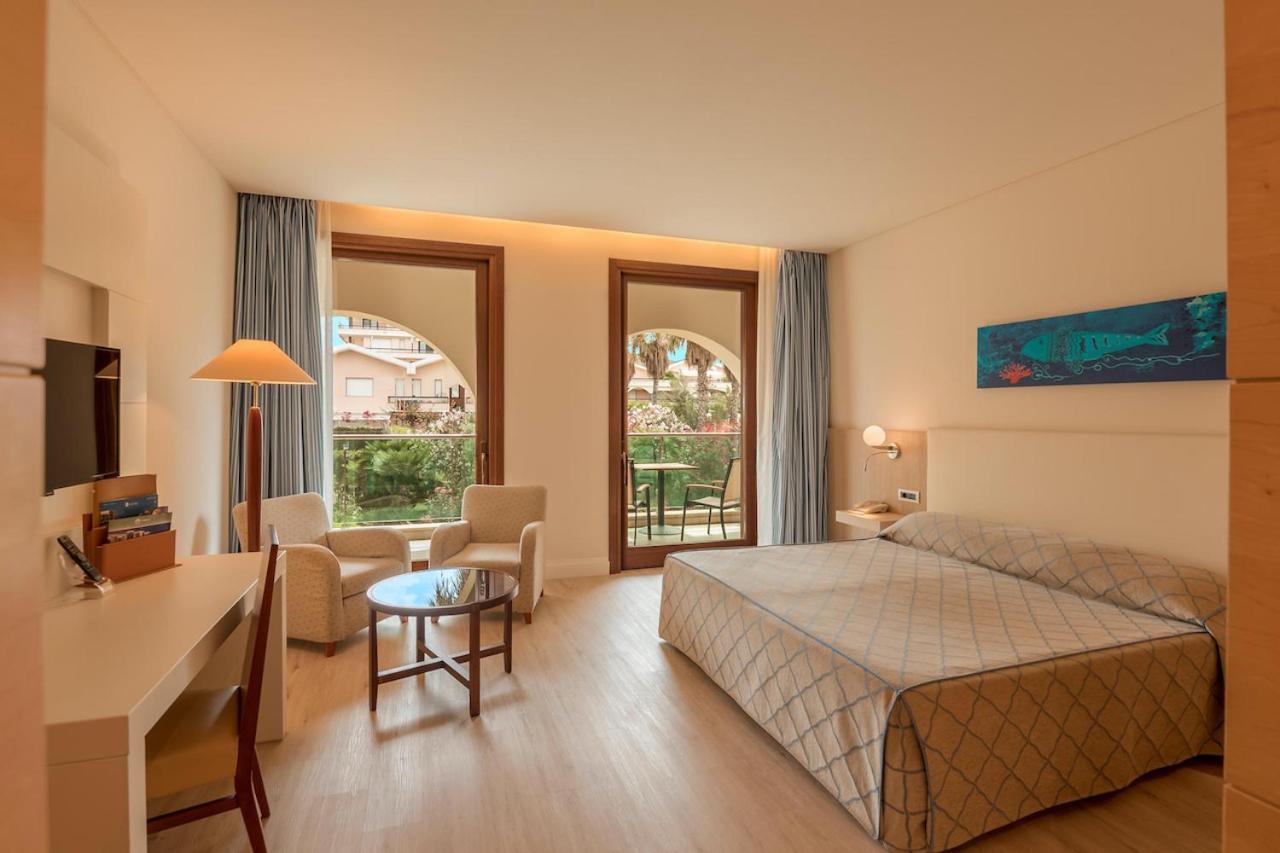 Superior Double Room with Balcony and Garden View,1209653569:JPEG