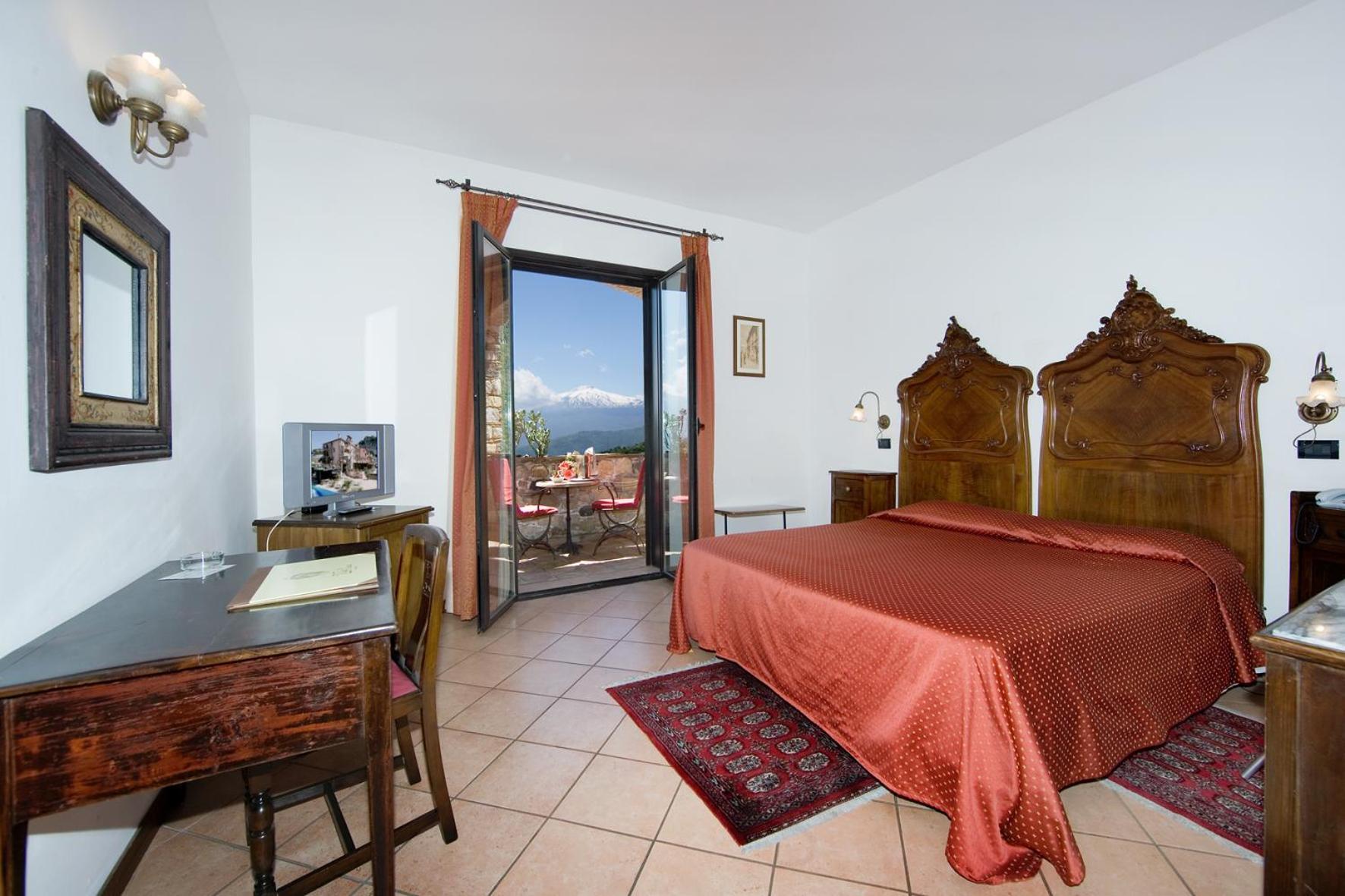 Double or Twin Room Mountain View