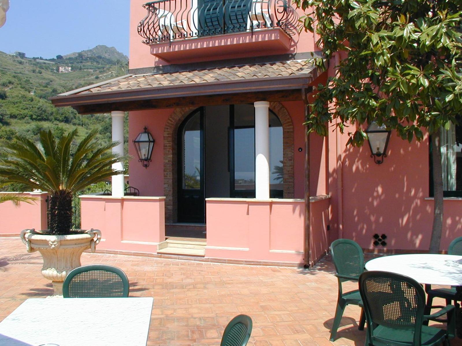 Junior Suite mit Terrasse und Meerblick.