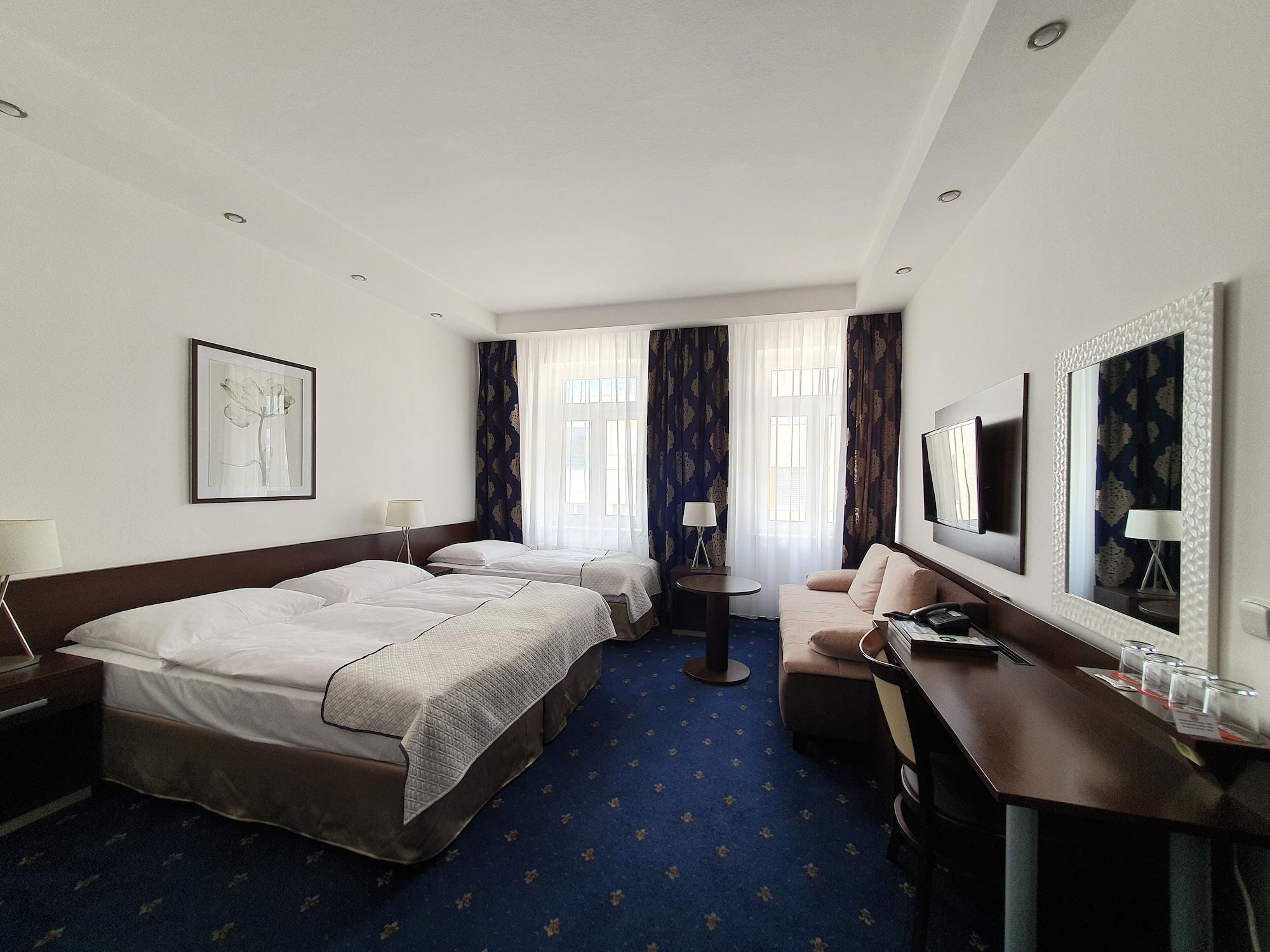 Deluxe Triple Room
