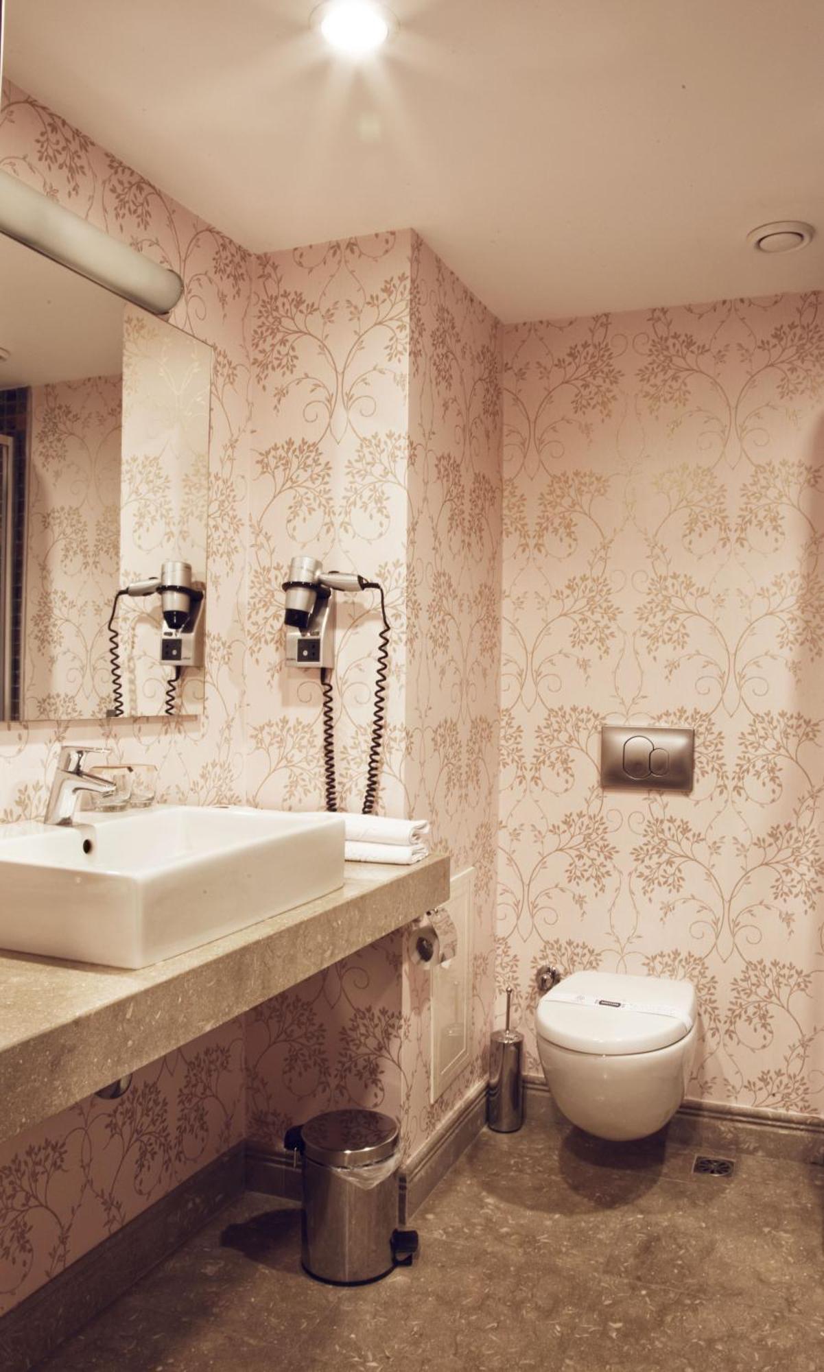 Deluxe Double or Twin Room City View