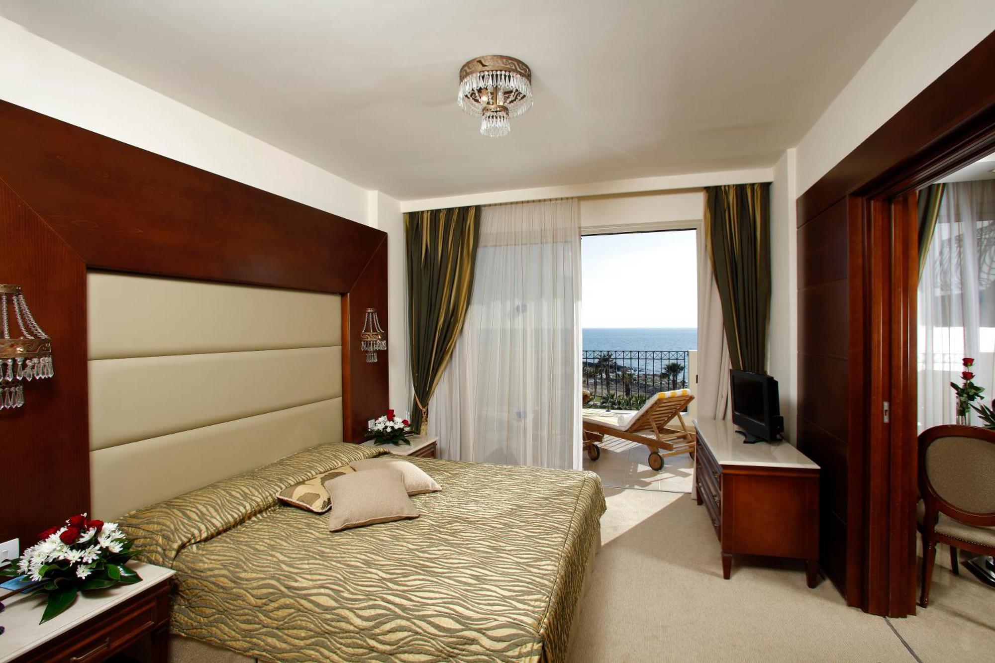 Executive Suite Sea View,1714071684:JPEG