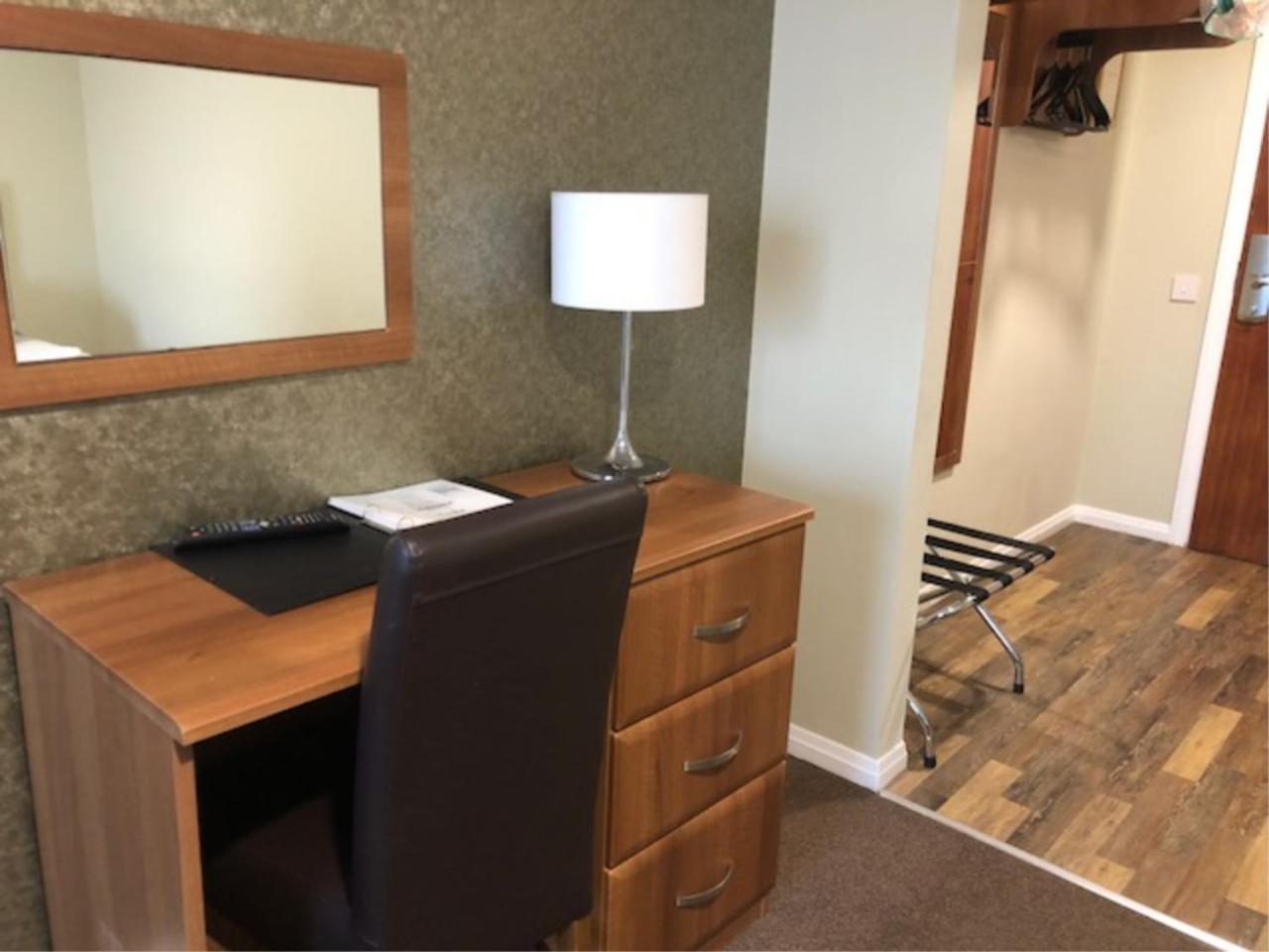 Family Room,1209926191:JPEG