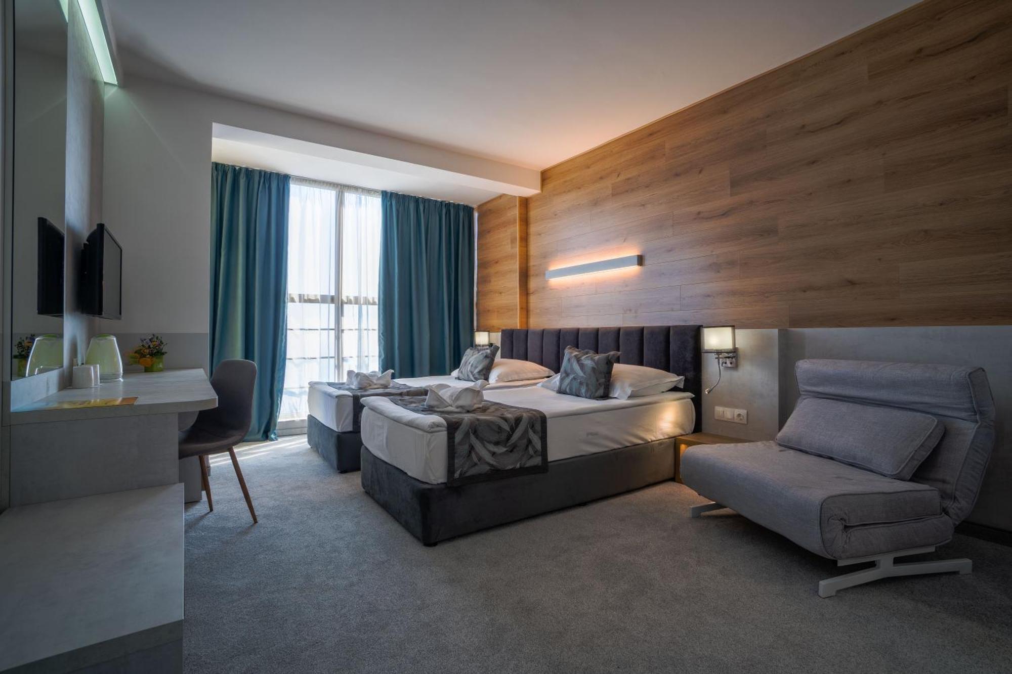 Double or Twin Room Balcony Park View