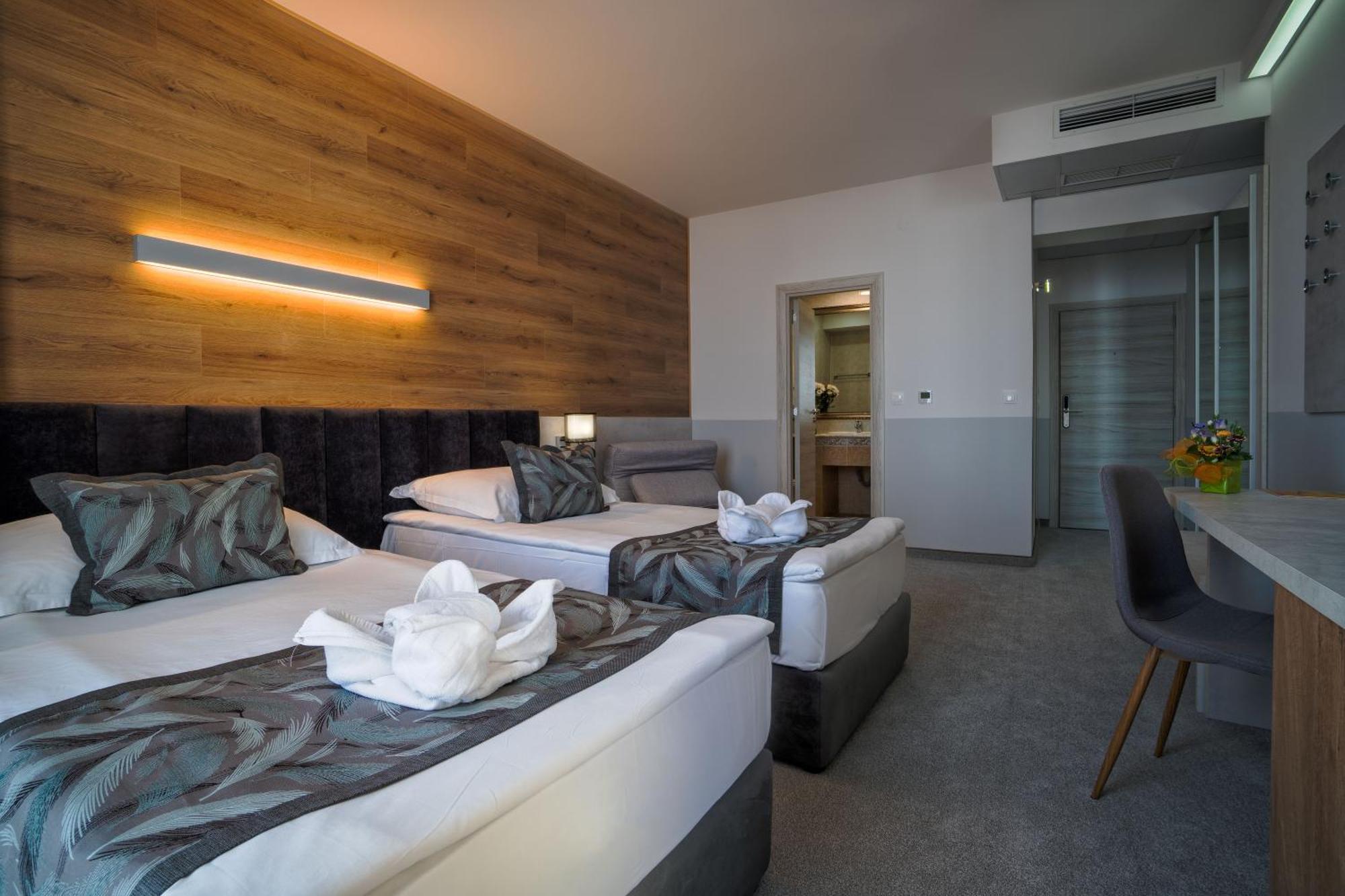 Double or Twin Room Balcony Park View