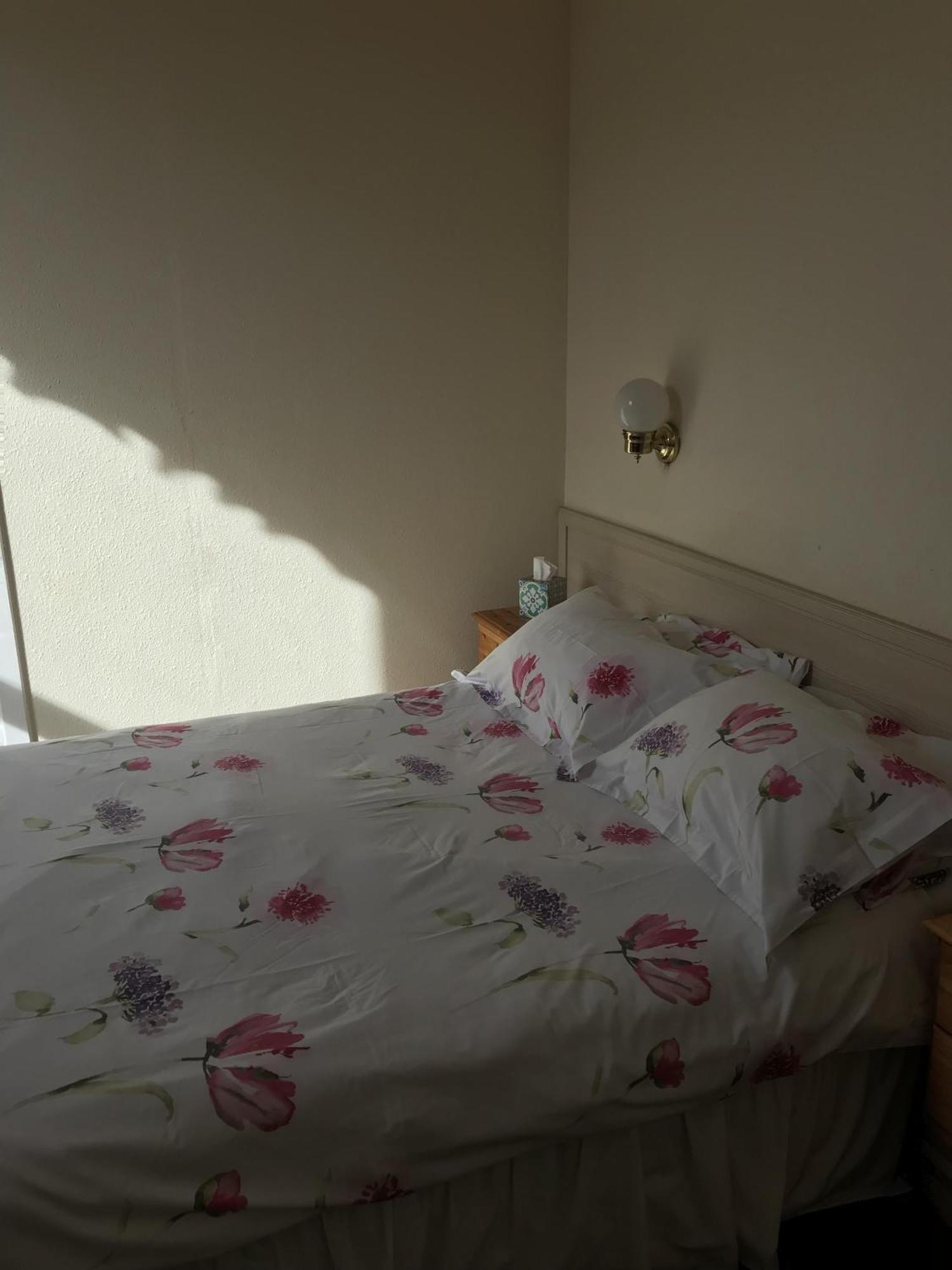 Double Room Ensuite Bathroom,1438569472:JPEG