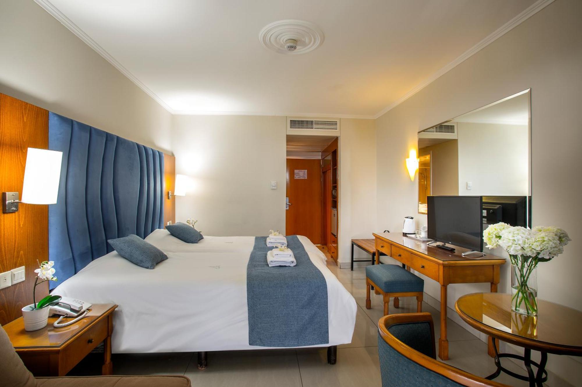 Standaard Tweepersoonskamer met 1 of 2 Bedden en Uitzicht op Binnenland