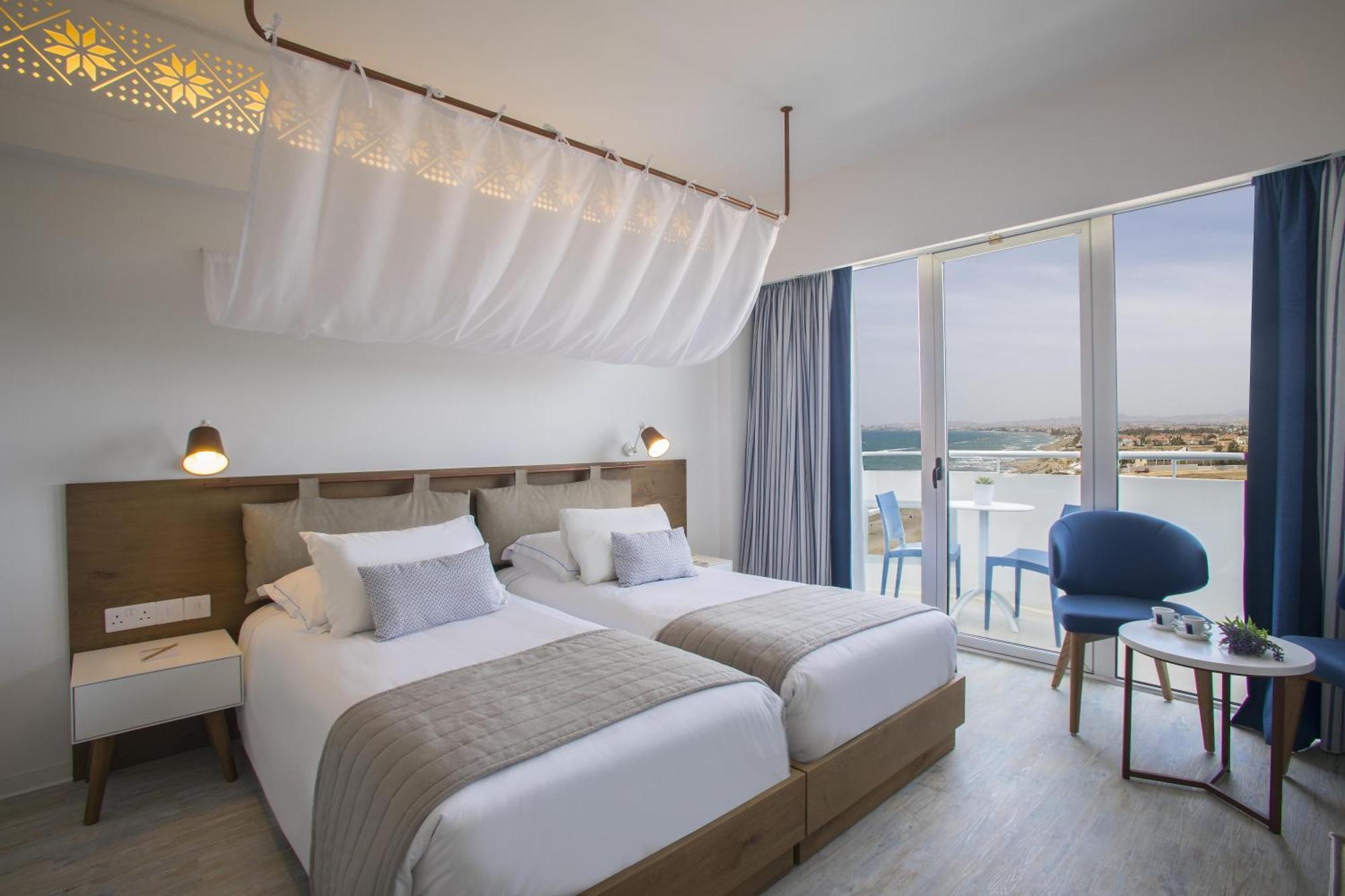 Double or Twin Room Side Sea View