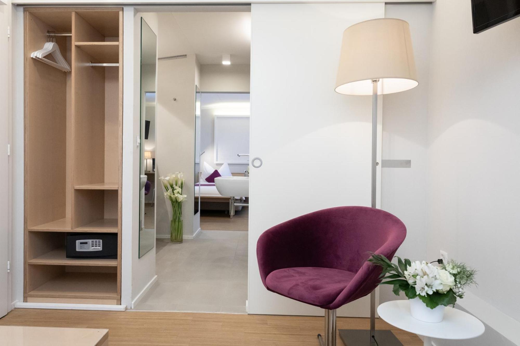Two Single Rooms with Connecting Door,1270245148:JPEG