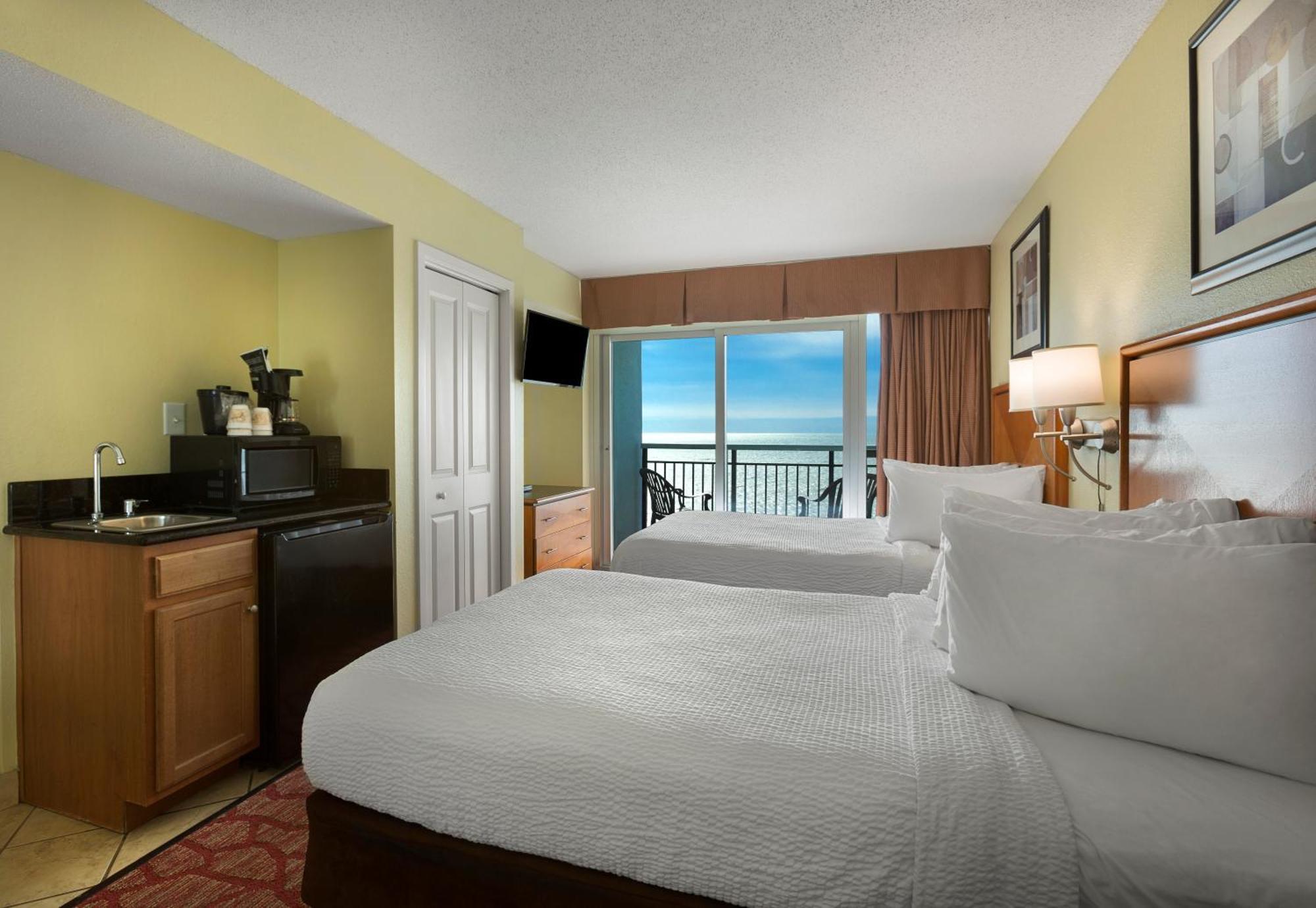 Quarto com 2 Camas de Casal - Frente ao Mar